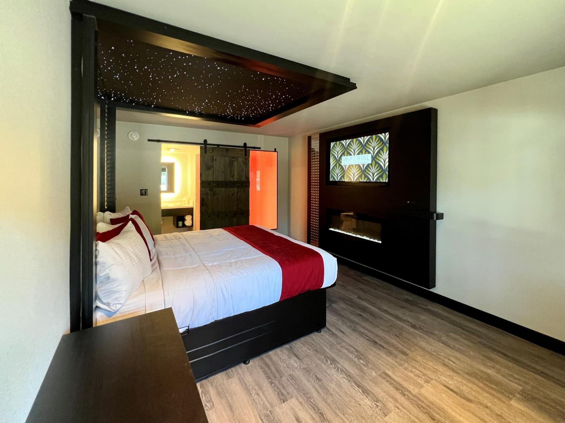 Imperial Suites, Adults Only gallery photo in Jackson, MS — image 64