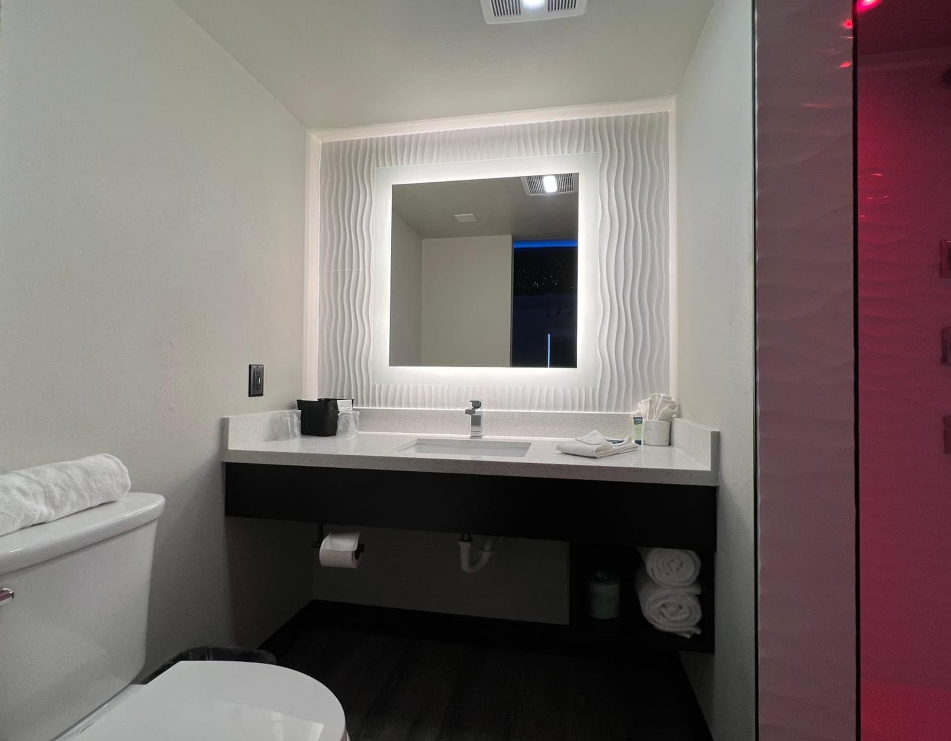 Imperial Suites, Adults Only gallery photo in Jackson, MS — image 8