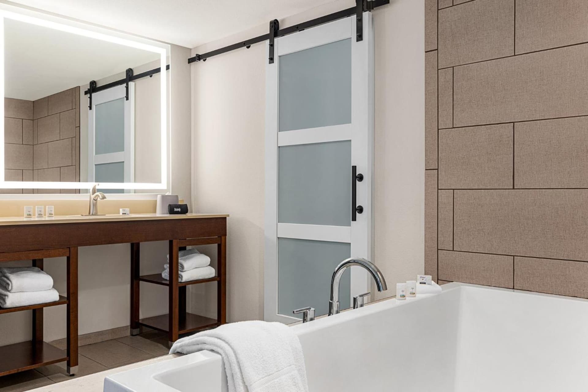 Holiday Inn Express & Suites Evansville Downtown by IHG gallery photo in Evansville, IN — image 13