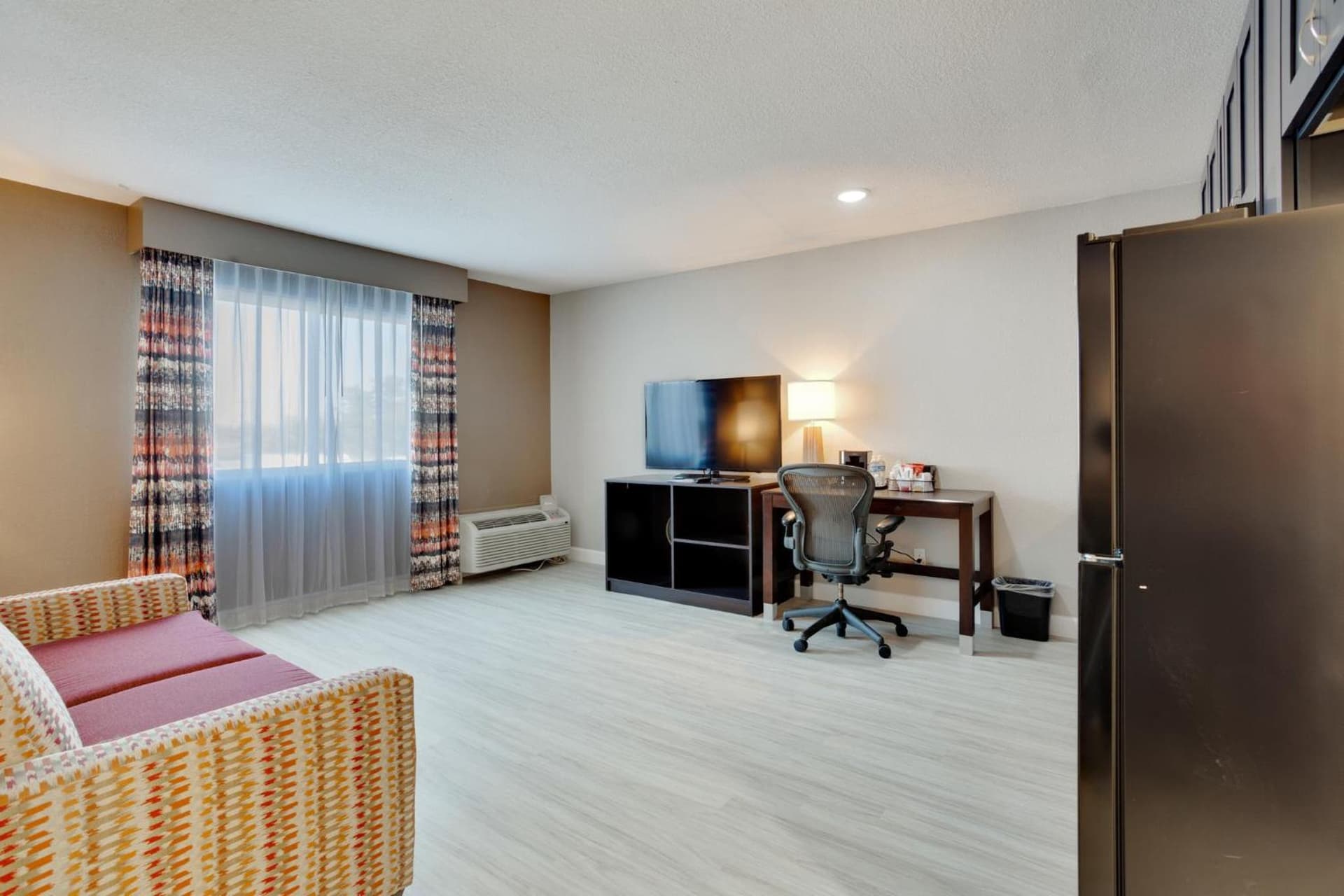 Orangewood Inn & Suites Kansas City Airport gallery photo in Kansas City, KS — image 10