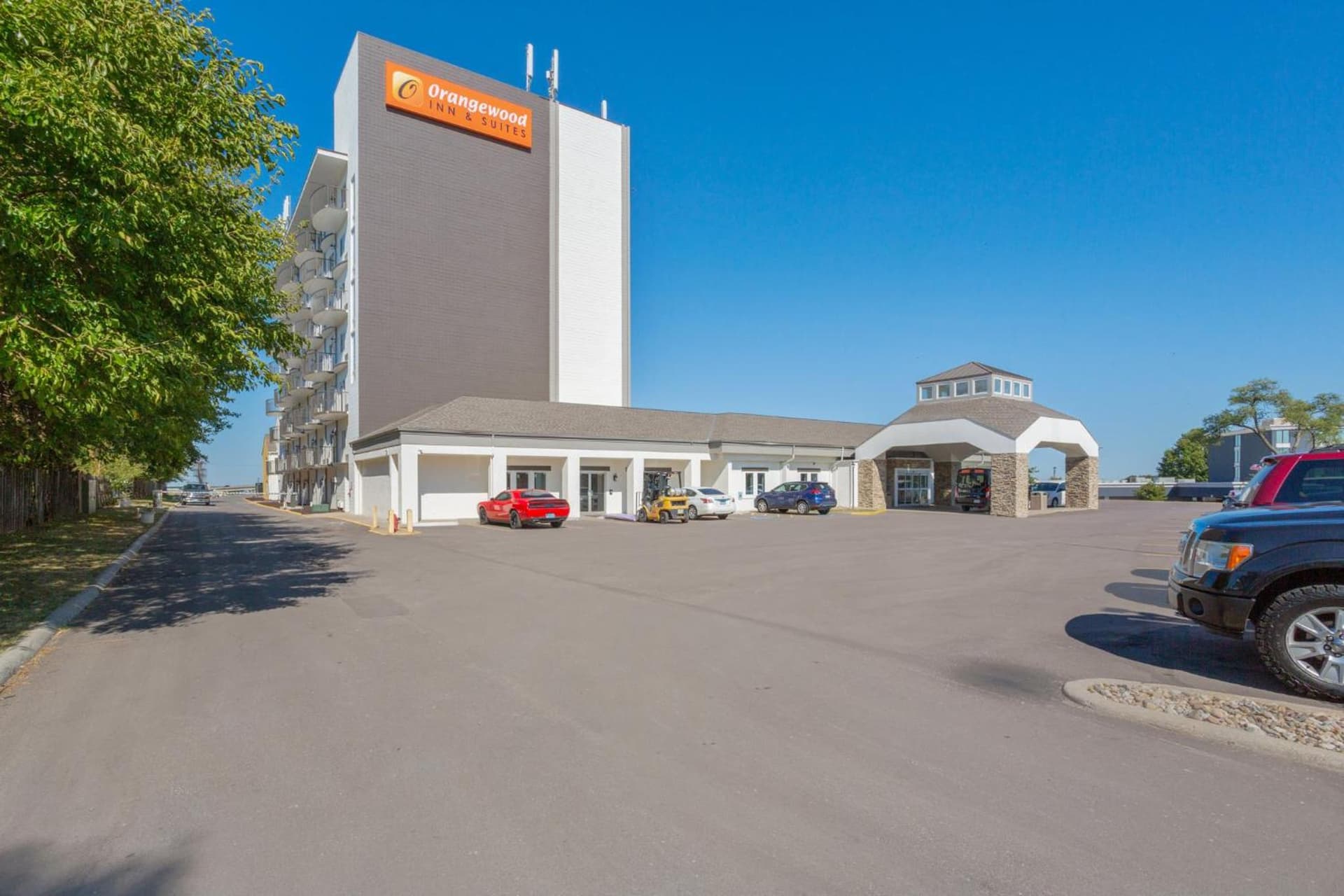 Orangewood Inn & Suites Kansas City Airport gallery photo in Kansas City, KS — image 57