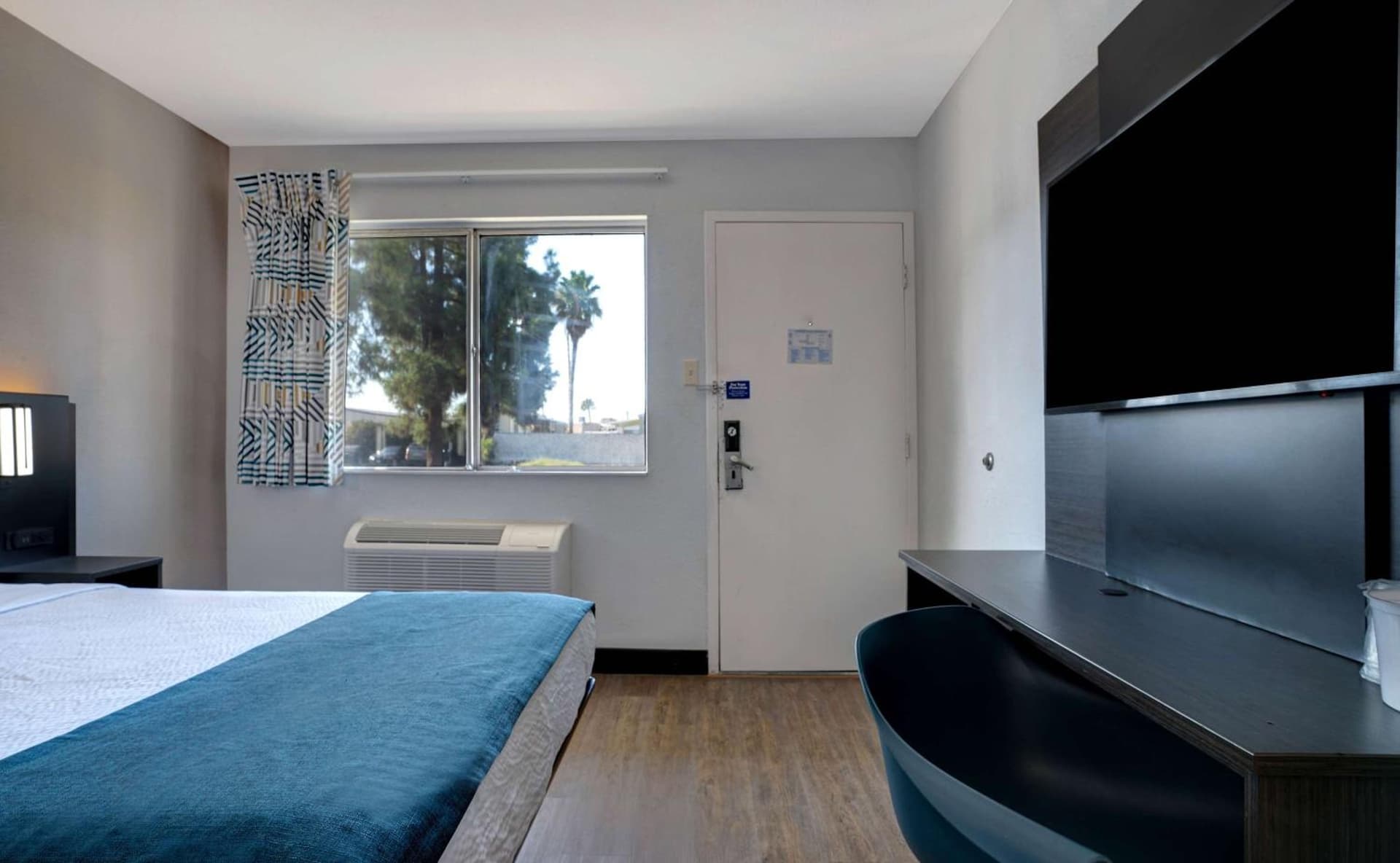 Motel 6-Bakersfield, CA - South gallery photo in Bakersfield, CA — image 17