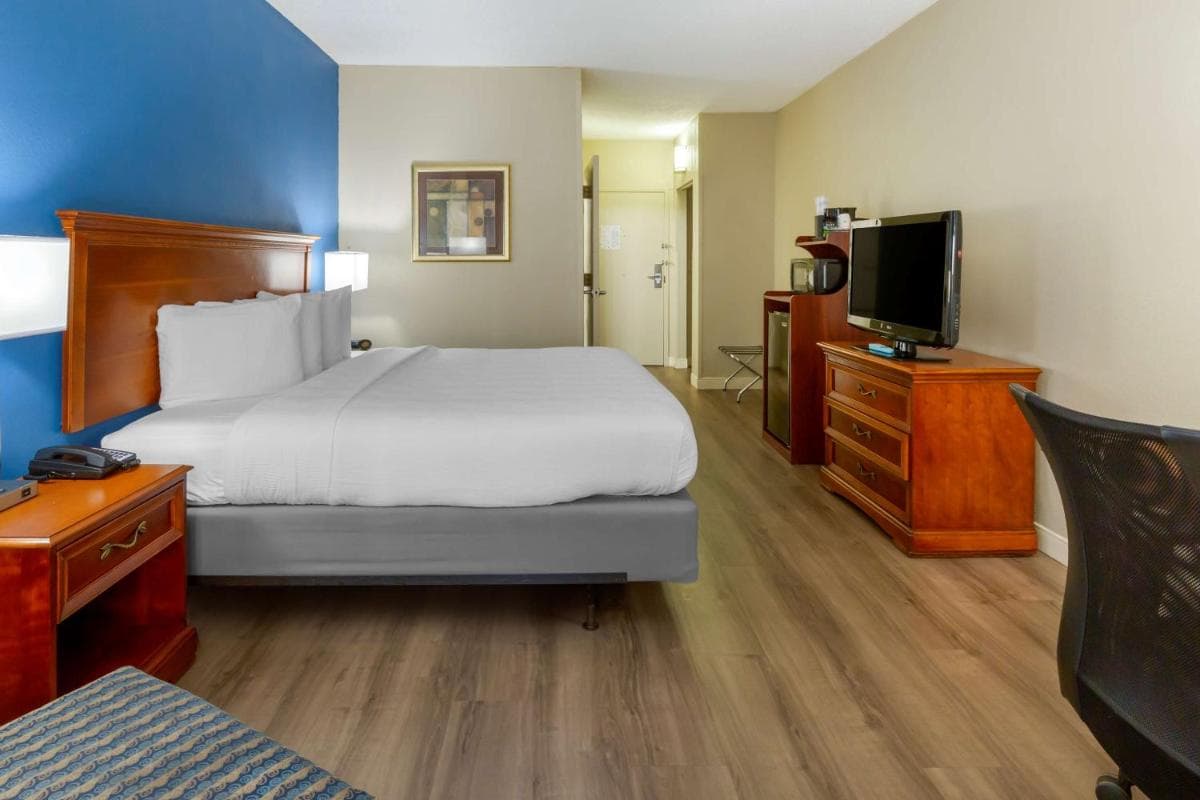 Best Western Plus Cary - NC State gallery photo in Cary, NC — image 19