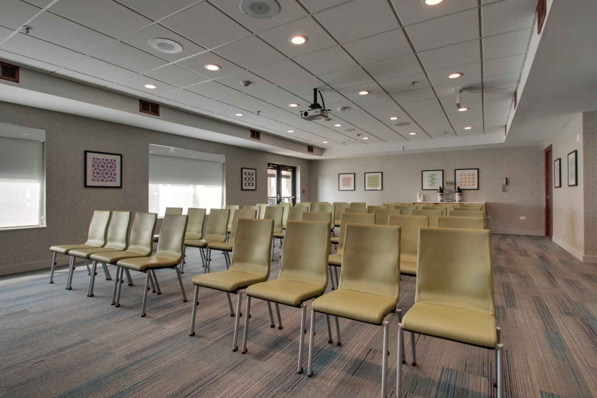 Holiday Inn Express & Suites Aurora - Naperville by IHG gallery photo in Aurora, IL — image 35