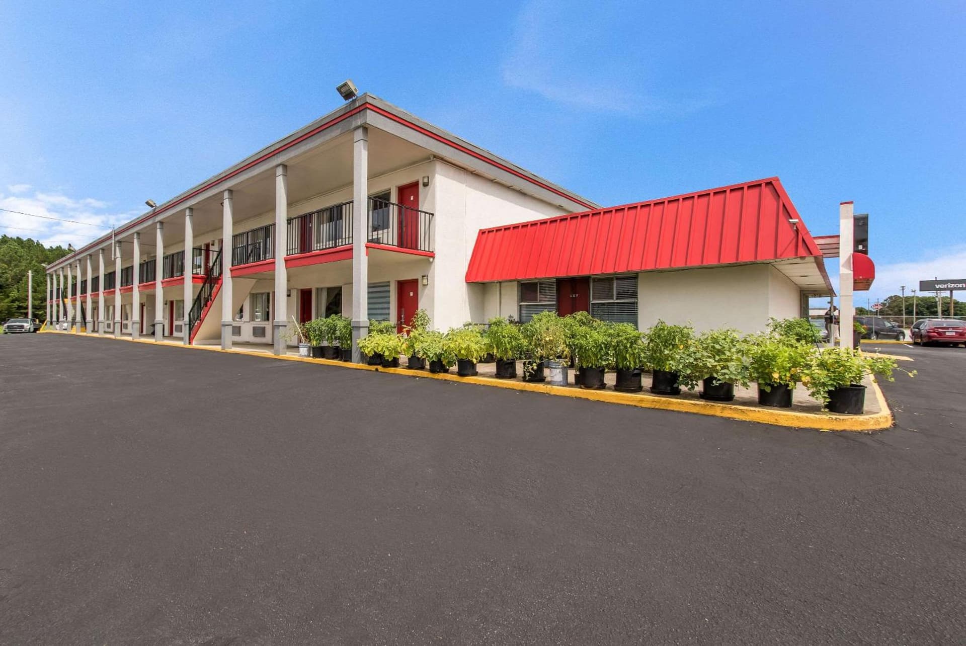 Econo Lodge Washington NC North property views in Washington, NC — gallery photo 3