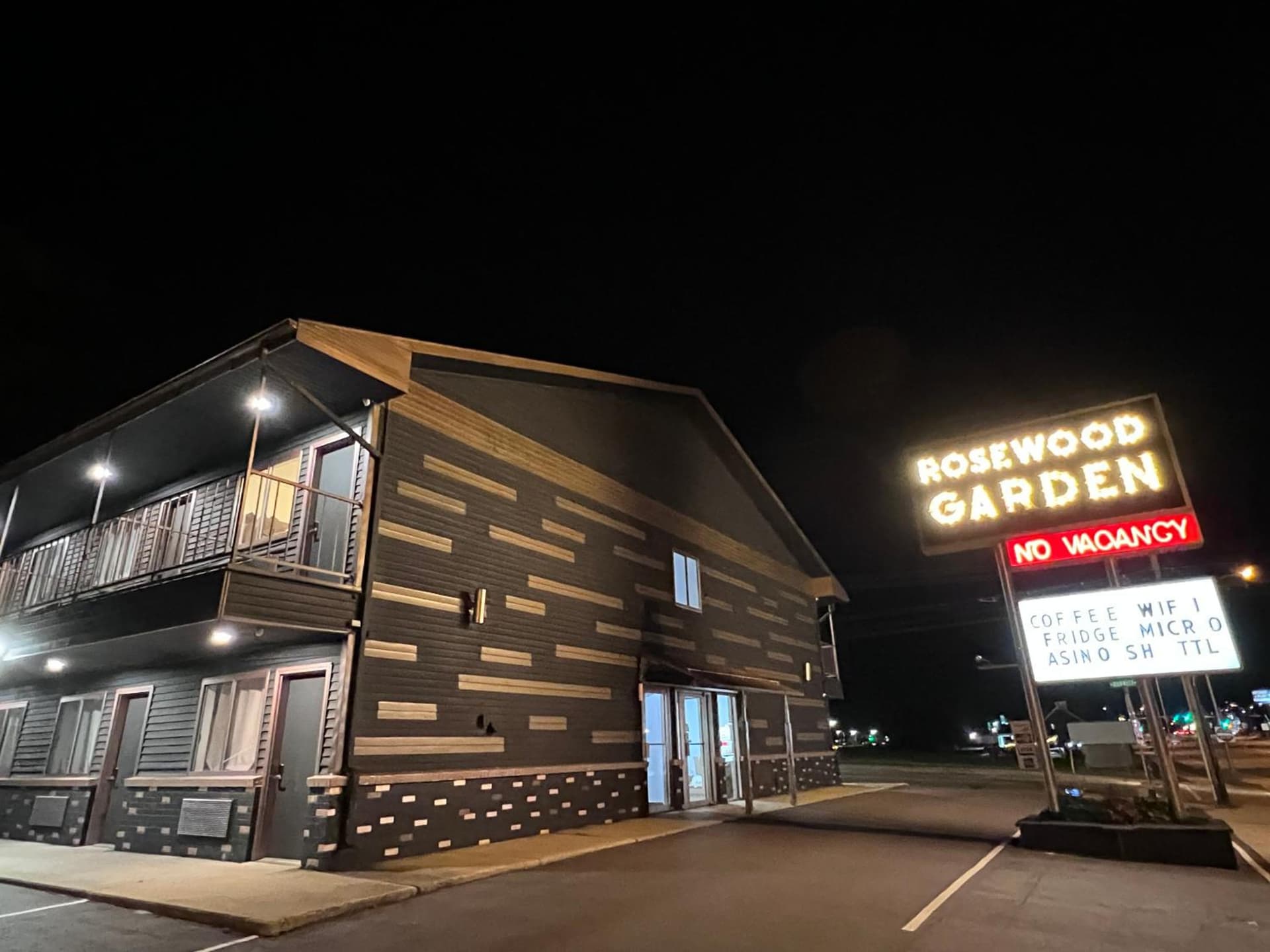 Rosewood Garden featured exterior or lobby in Wisconsin Dells, WI — similar hotel