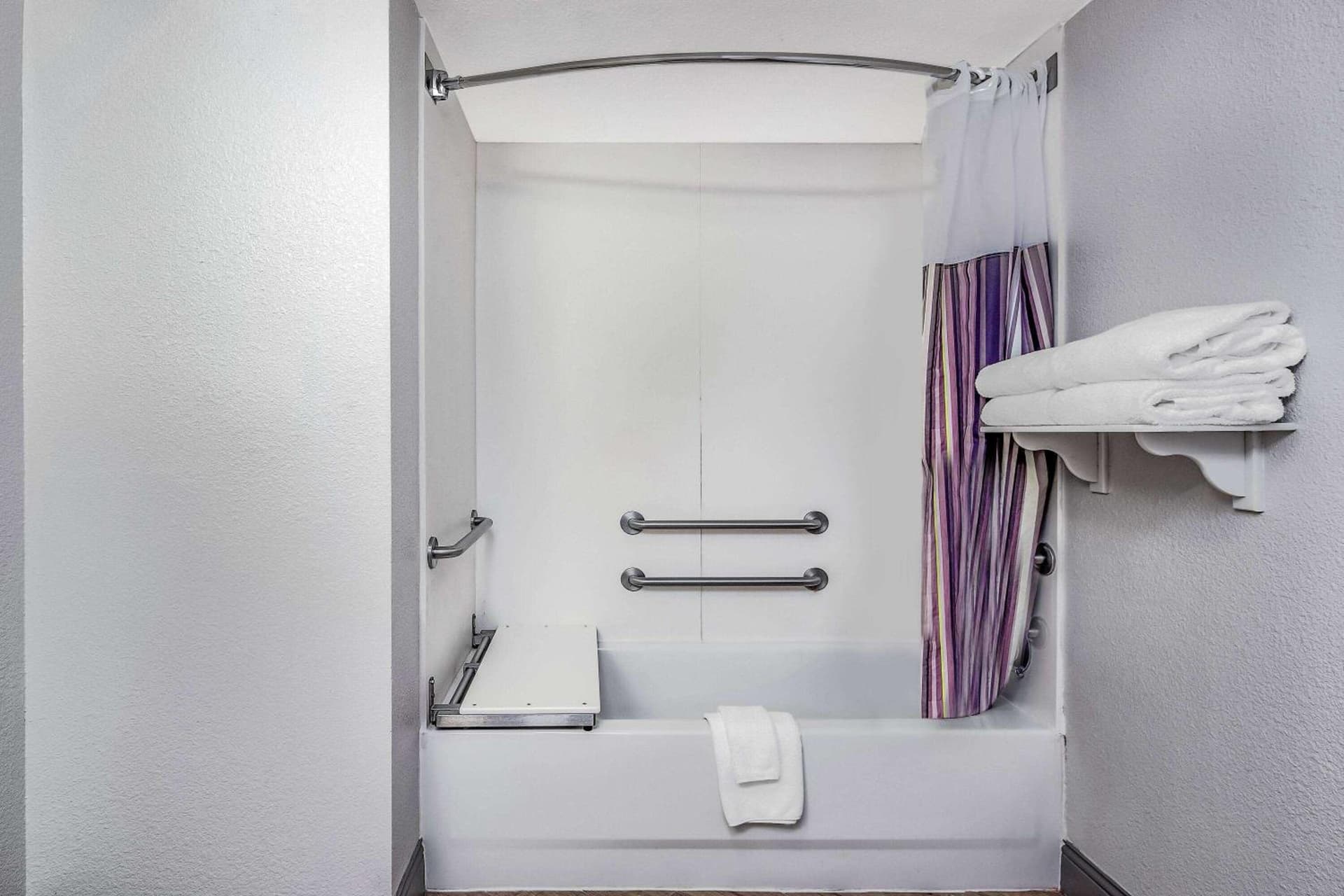 La Quinta Inn & Suites by Wyndham Fremont Silicon Valley gallery photo in Fremont, CA — image 25