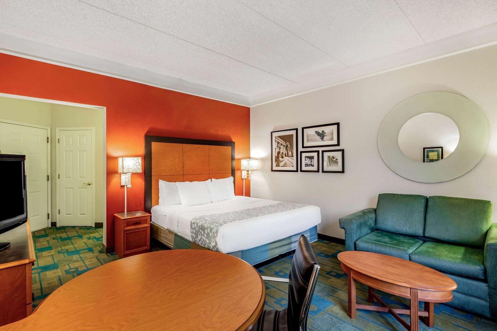 La Quinta Inn & Suites by Wyndham Fremont Silicon Valley gallery photo in Fremont, CA — image 12