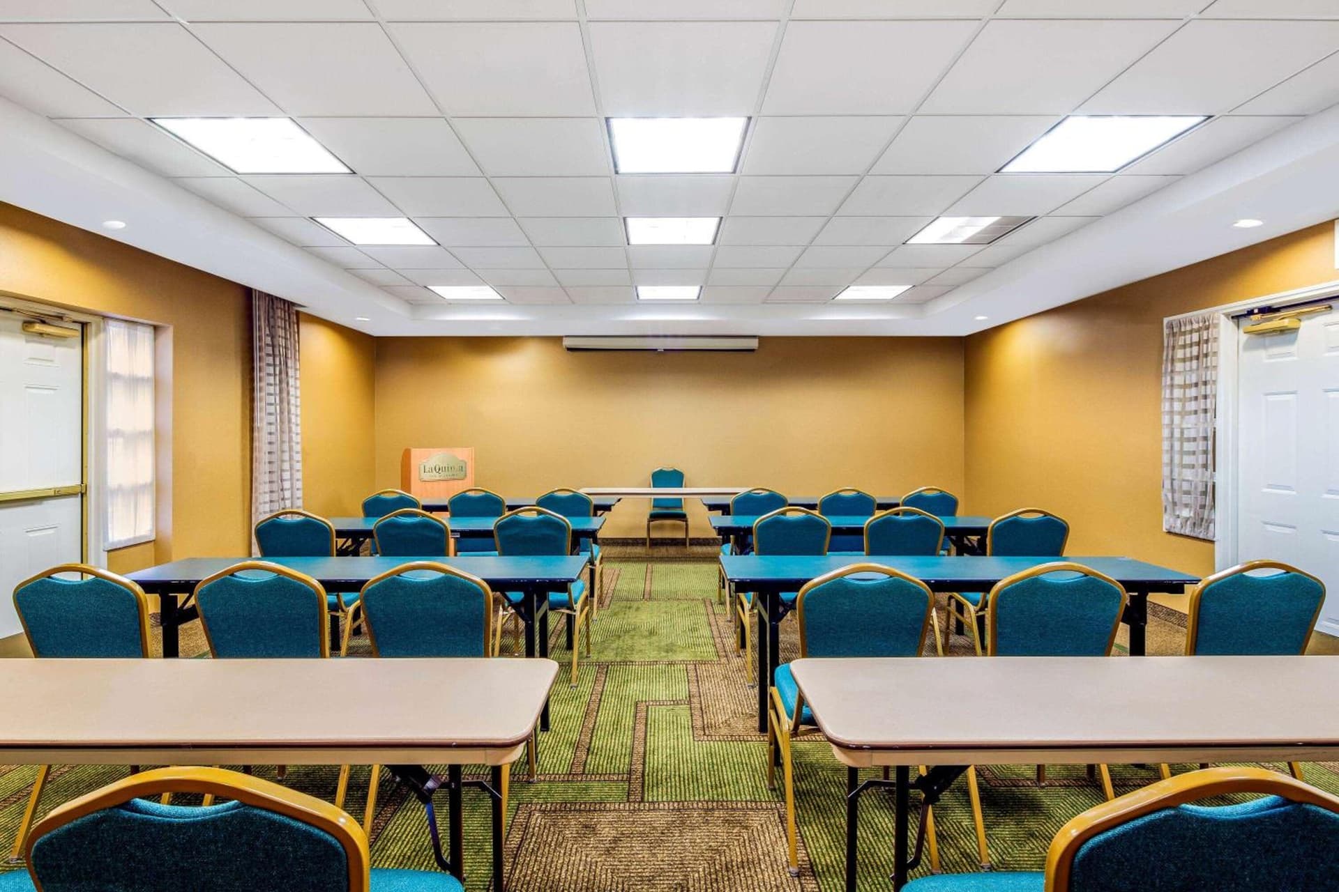 La Quinta Inn & Suites by Wyndham Fremont Silicon Valley gallery photo in Fremont, CA — image 19