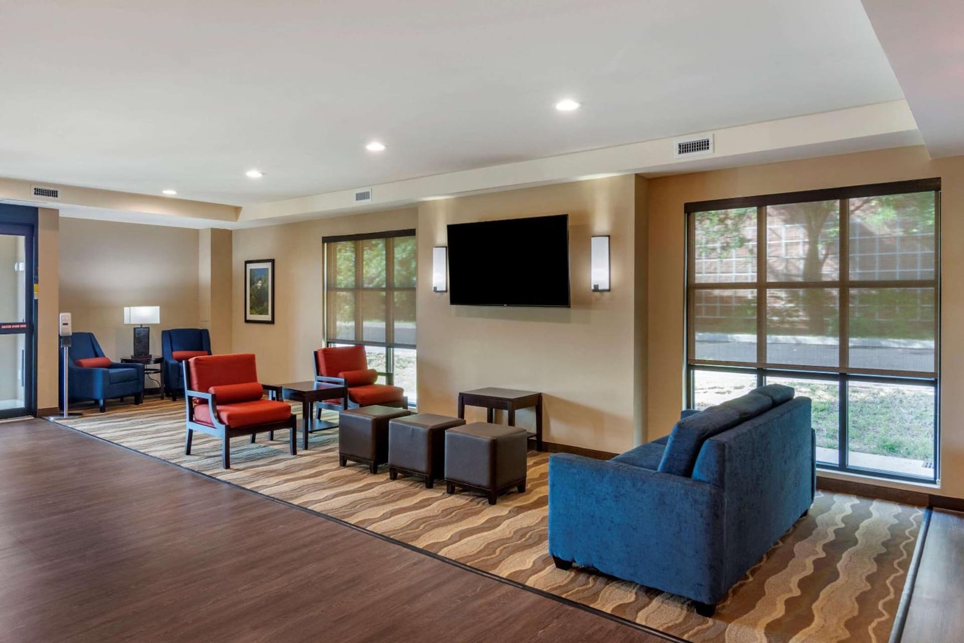 Comfort Inn & Suites Charlottesville Hollymead Town Center property views in Charlottesville, VA — gallery photo 3
