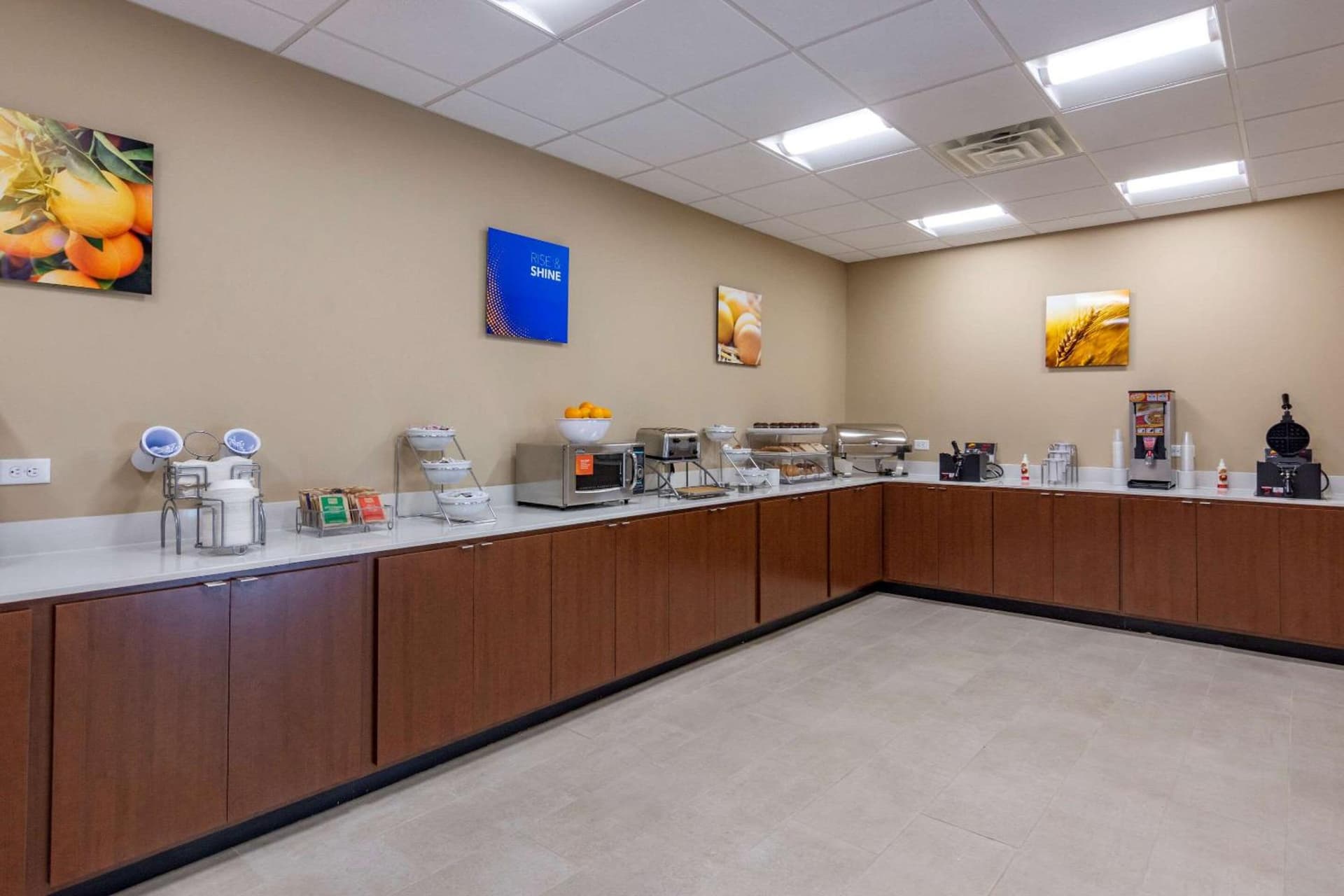 Comfort Inn & Suites Charlottesville Hollymead Town Center gallery photo in Charlottesville, VA — image 6