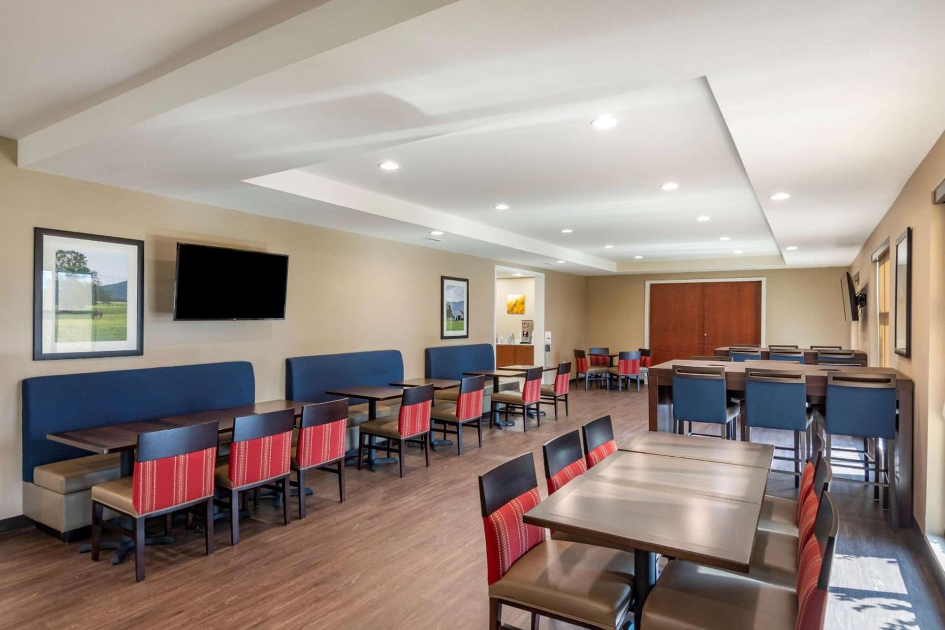 Comfort Inn & Suites Charlottesville Hollymead Town Center gallery photo in Charlottesville, VA — image 9