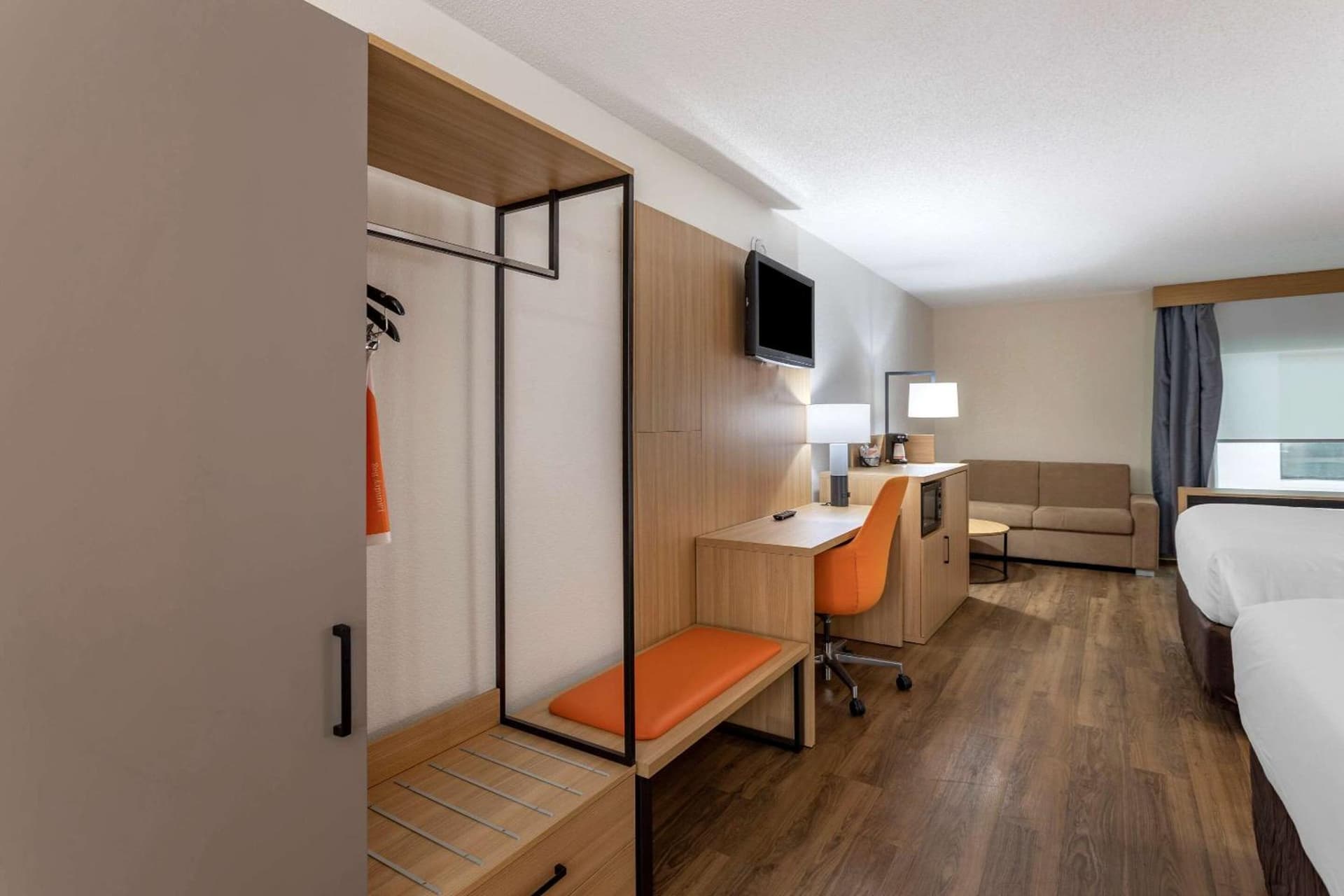 Comfort Inn & Suites Nashville Downtown - Stadium property views in Nashville, TN — gallery photo 3