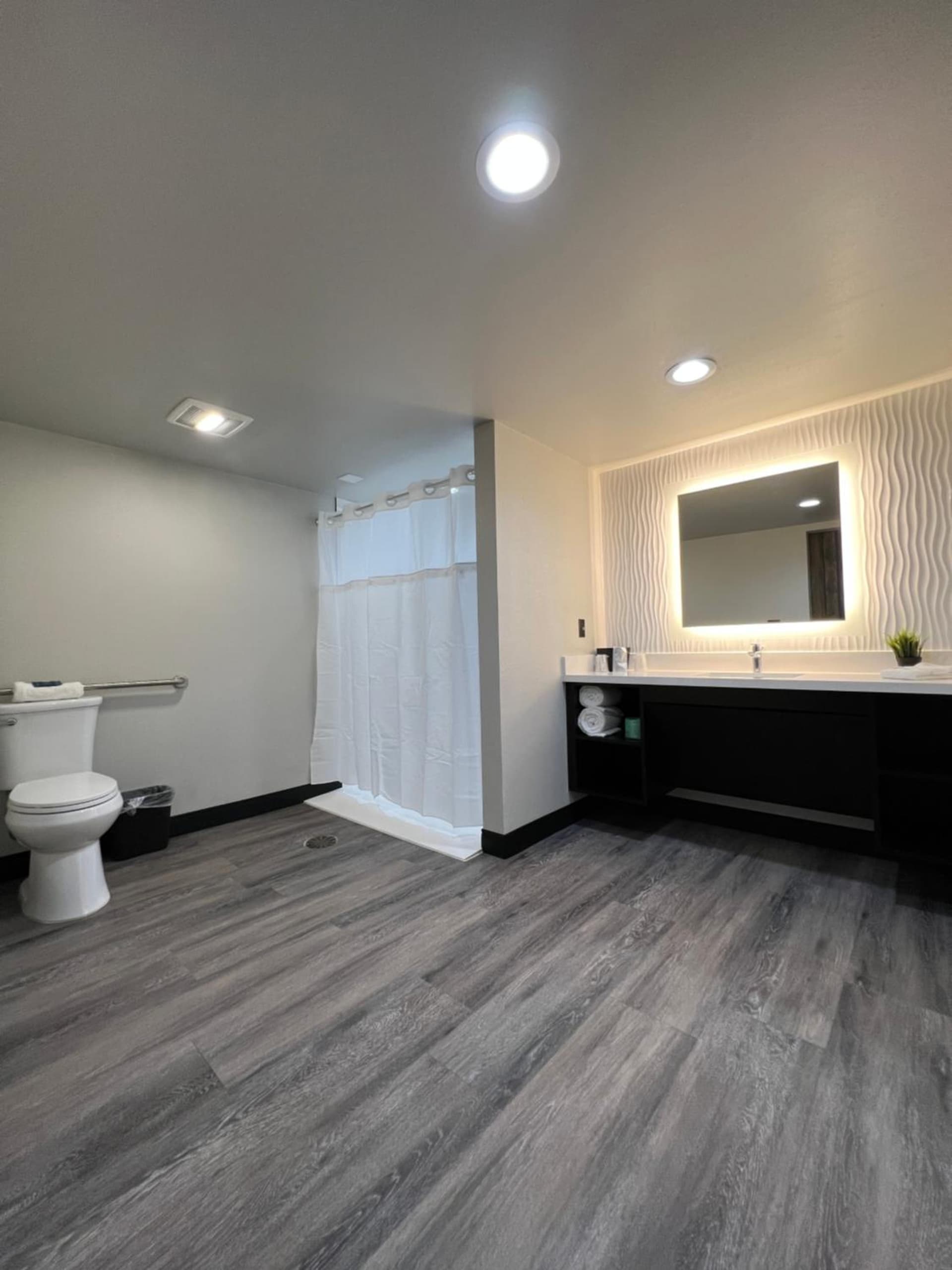 Imperial Suites, Adults Only gallery photo in Jackson, MS — image 58