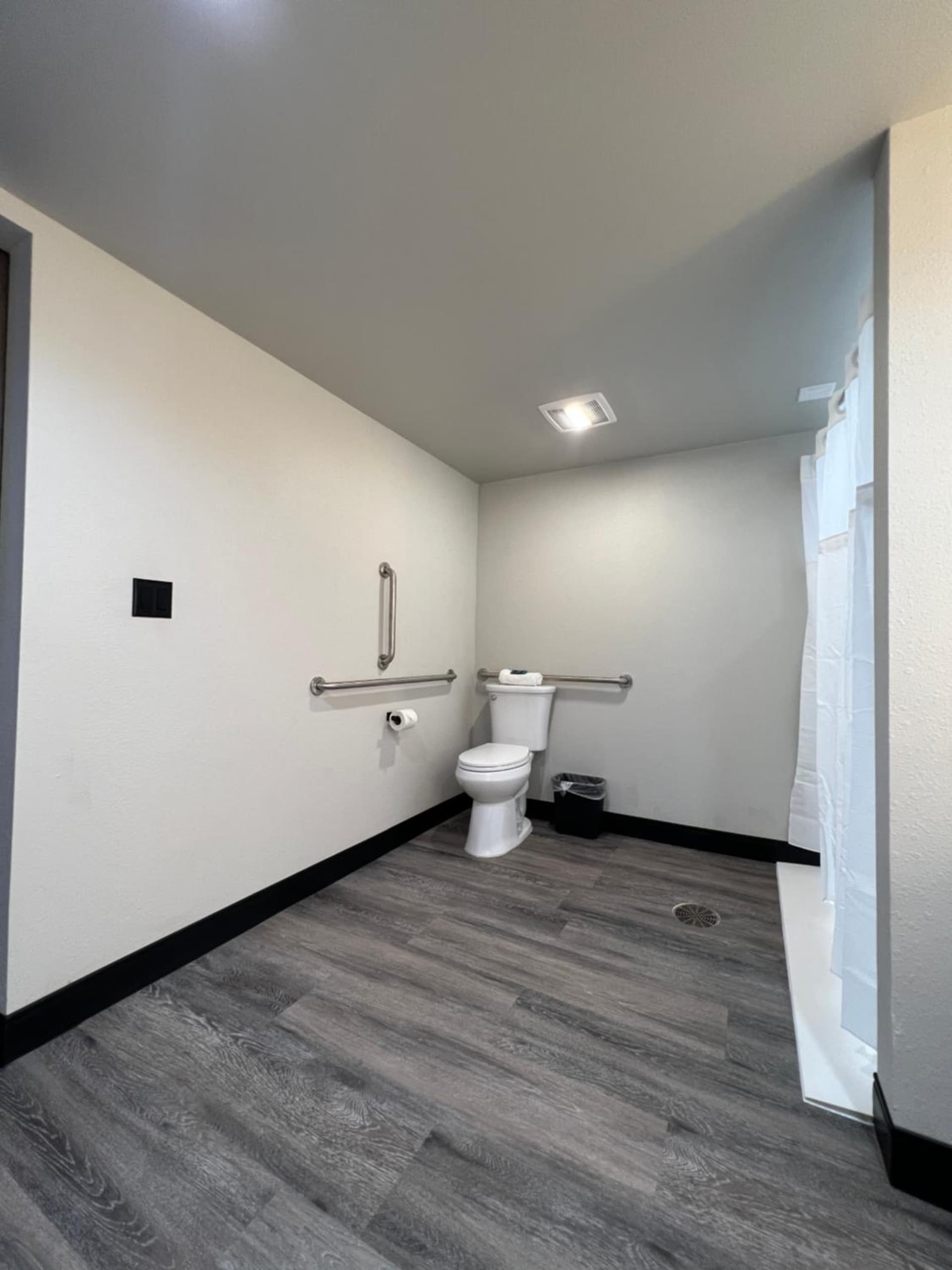 Imperial Suites, Adults Only gallery photo in Jackson, MS — image 19