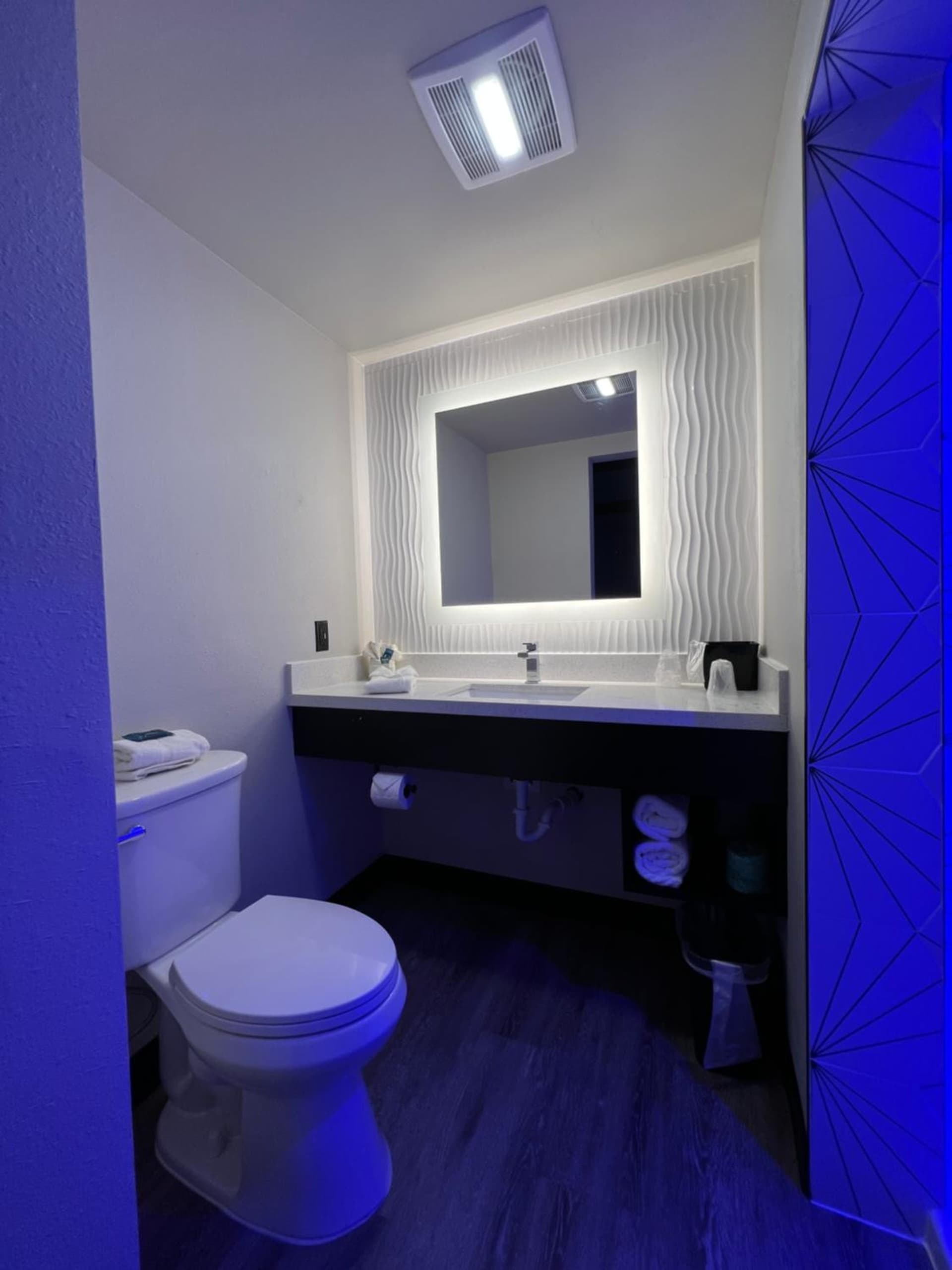 Imperial Suites, Adults Only gallery photo in Jackson, MS — image 7
