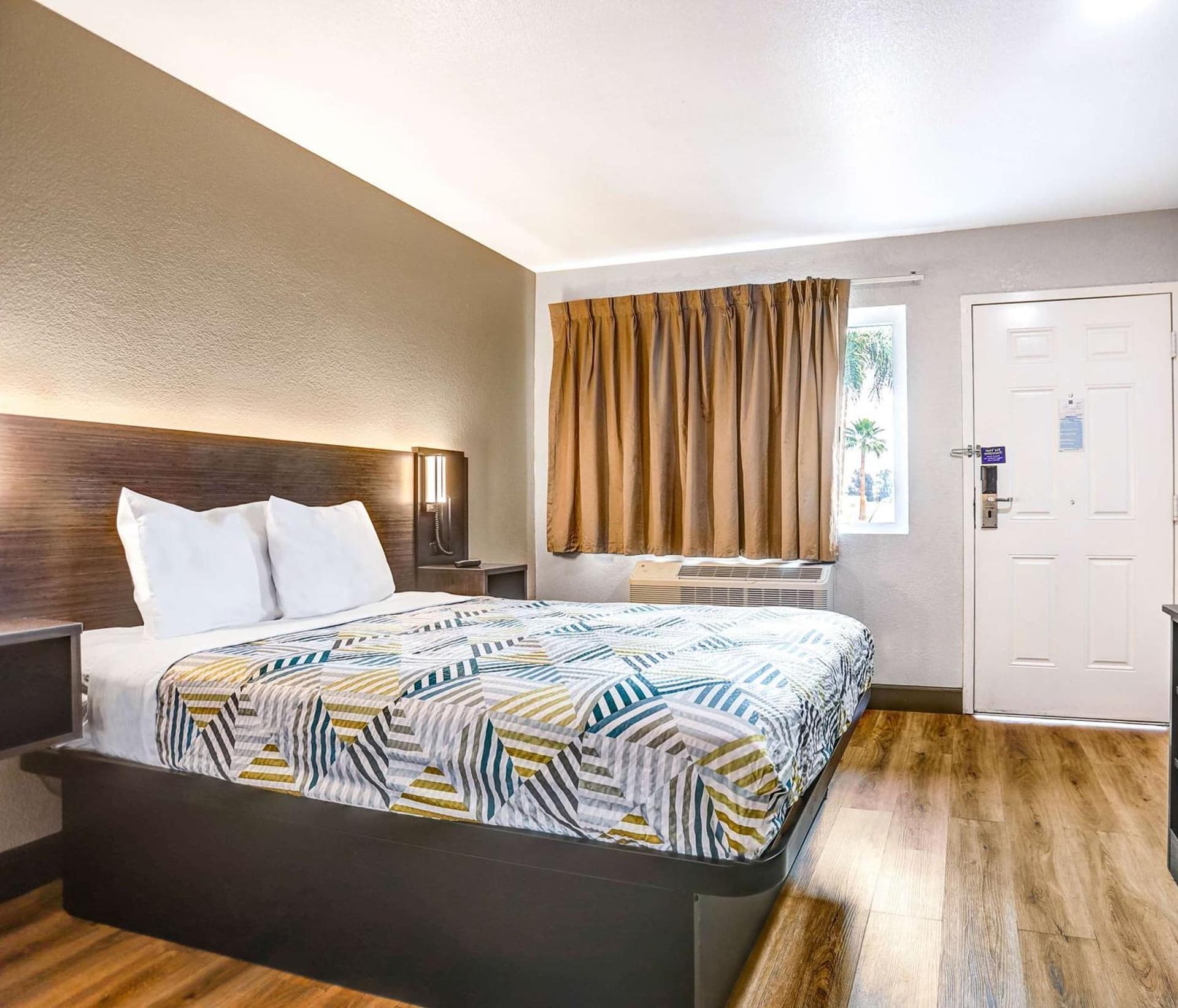 Motel 6-San Bernardino, CA - South gallery photo in San Bernardino, CA — image 34