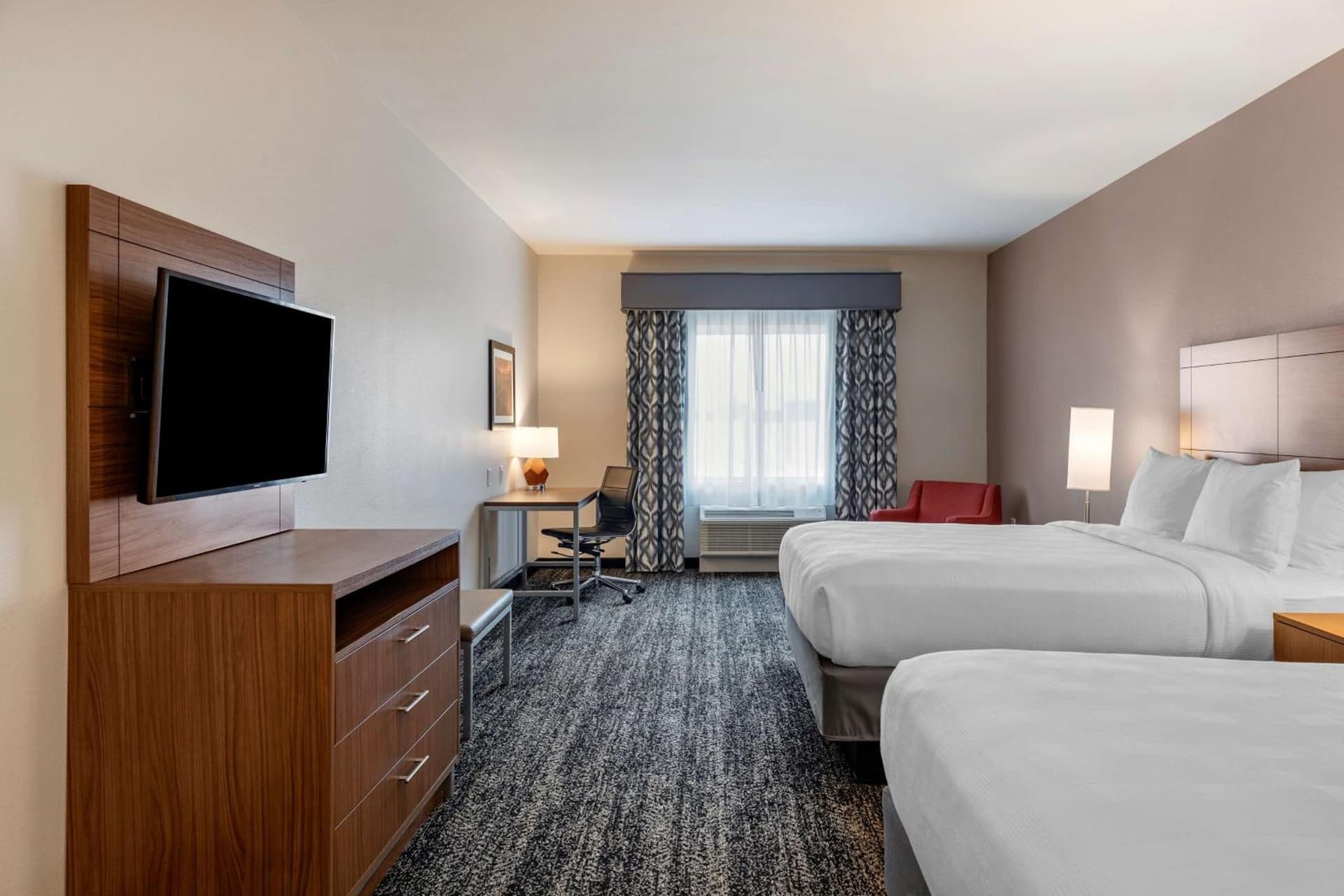 Best Western Plus Coachella Valley Inn & Suites gallery photo in Cathedral City, CA — image 9