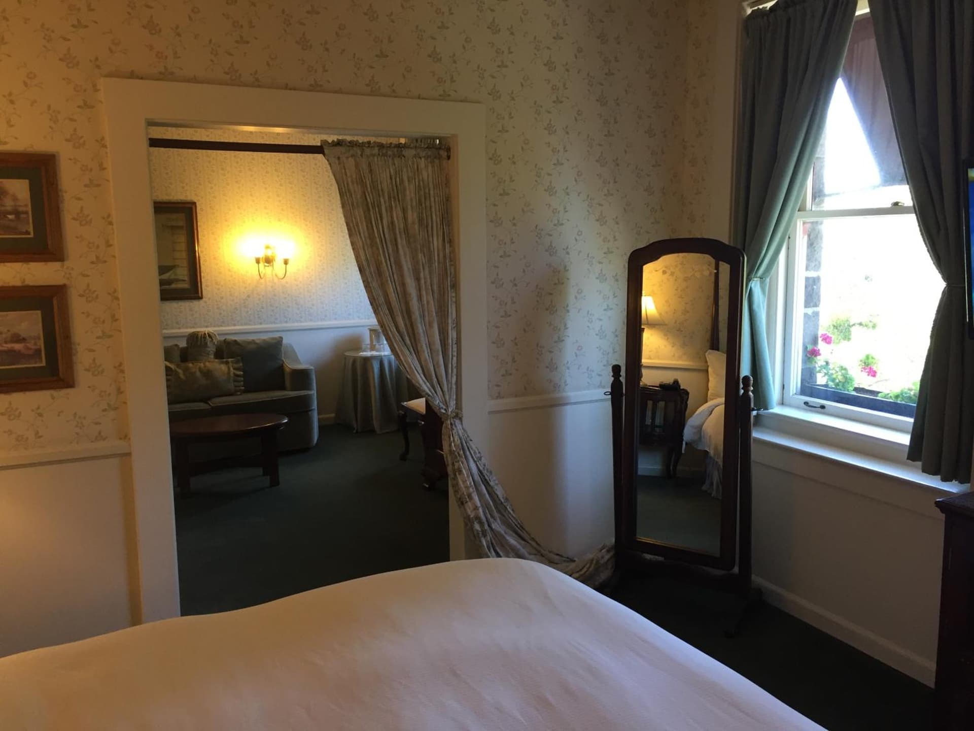 Hotel La Rose gallery photo in Santa Rosa, CA — image 4