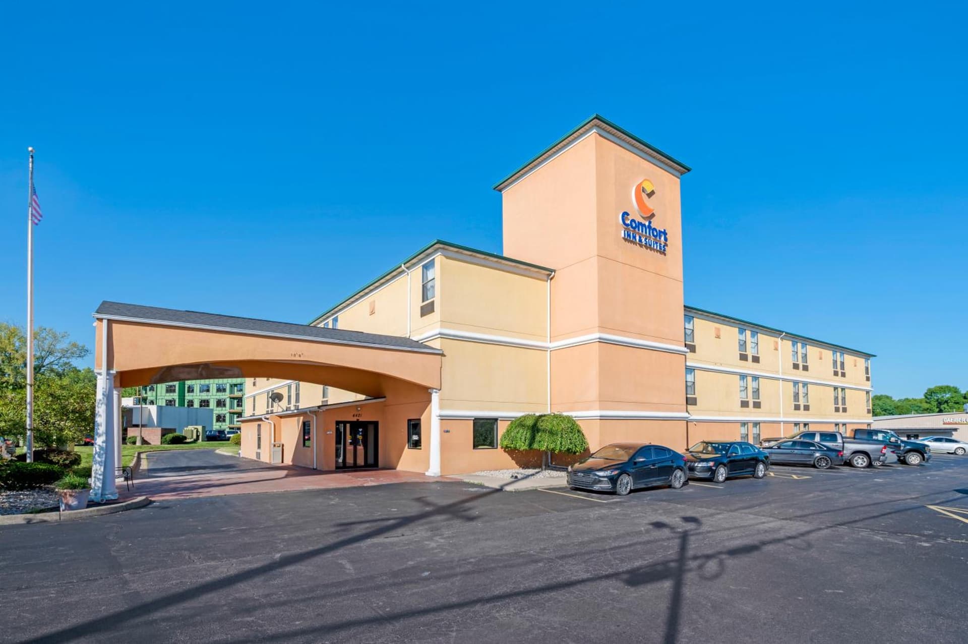 Comfort Inn & Suites Cincinnati Eastgate property views in Eastgate, OH — gallery photo 3