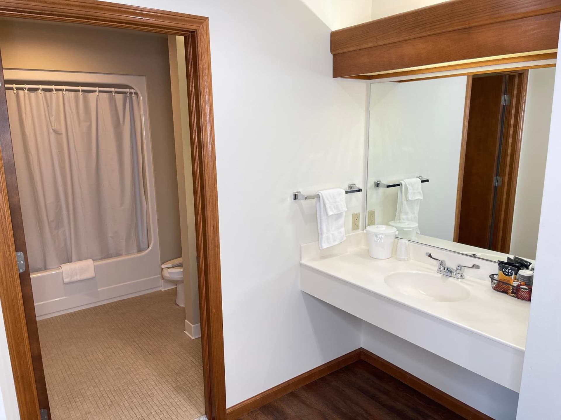 Farmstead Inn and Conference Center gallery photo in Shipshewana, IN — image 20