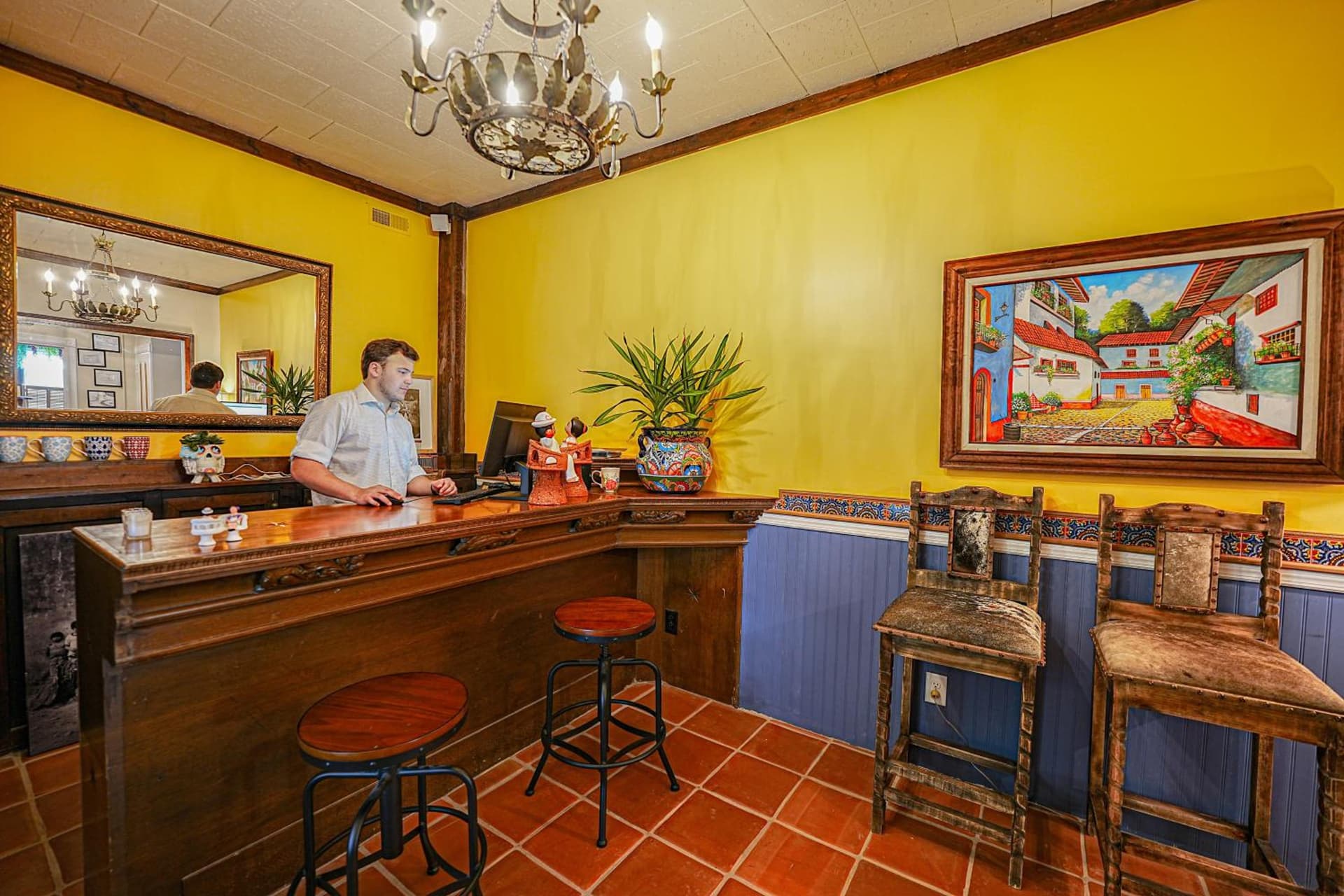 La Posada interior in Milford, PA — gallery photo 2