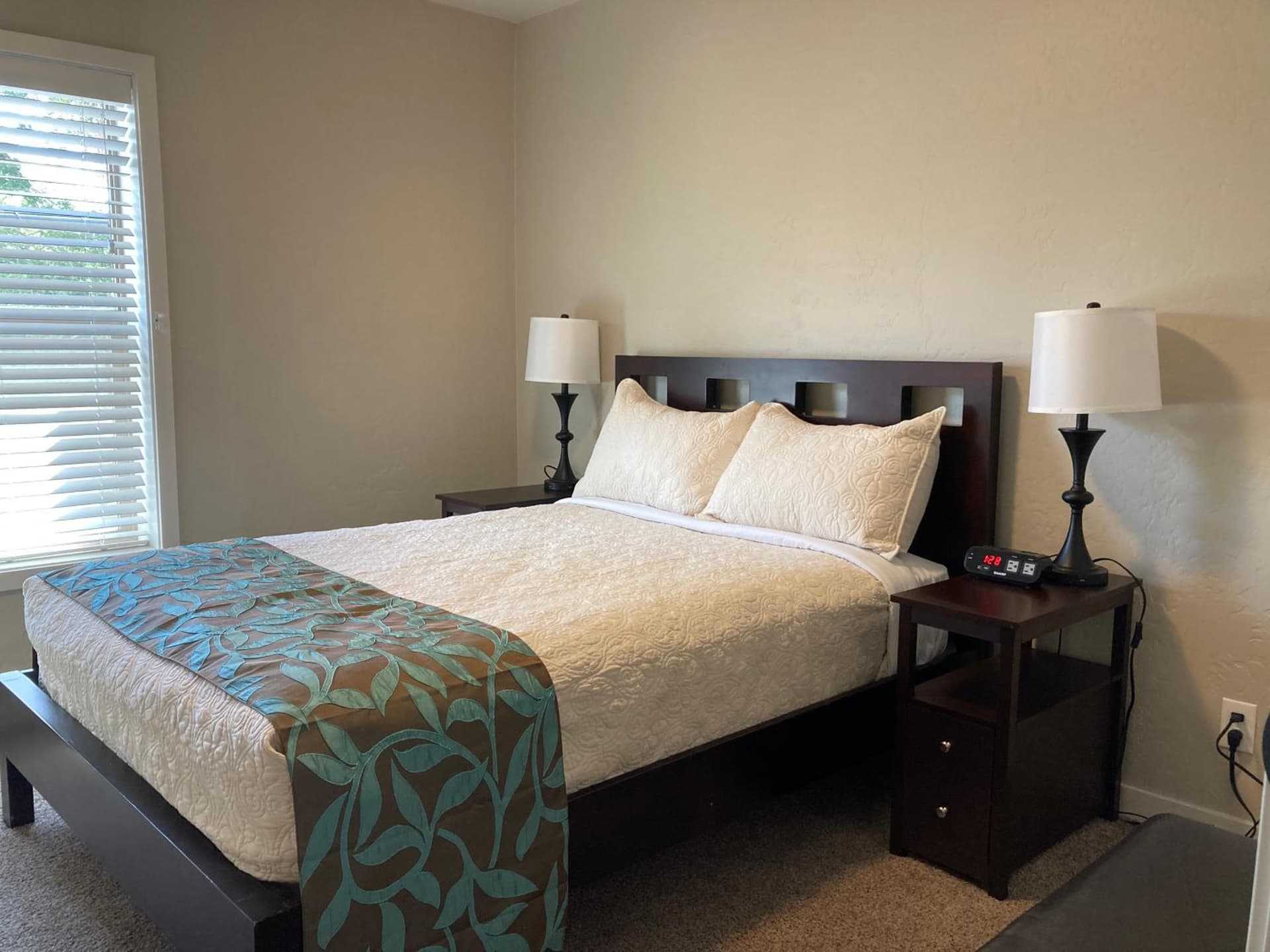 Bell & Main Alamosa Studio Suite-Walking distance to downtown property views in Alamosa, CO — gallery photo 3