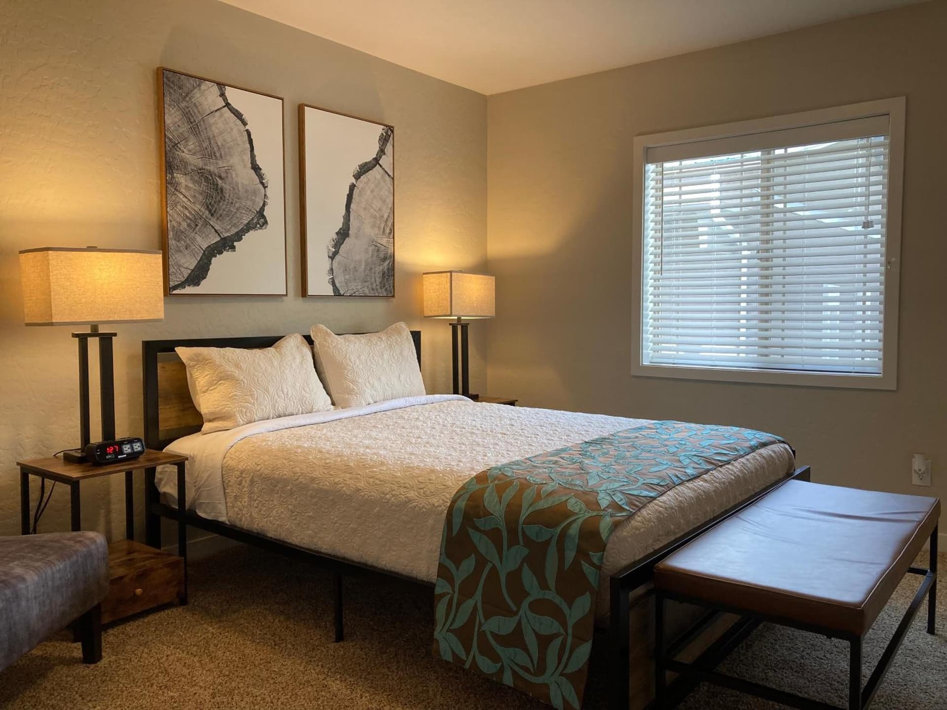 Bell & Main Alamosa Studio Suite-Walking distance to downtown interior in Alamosa, CO — gallery photo 2