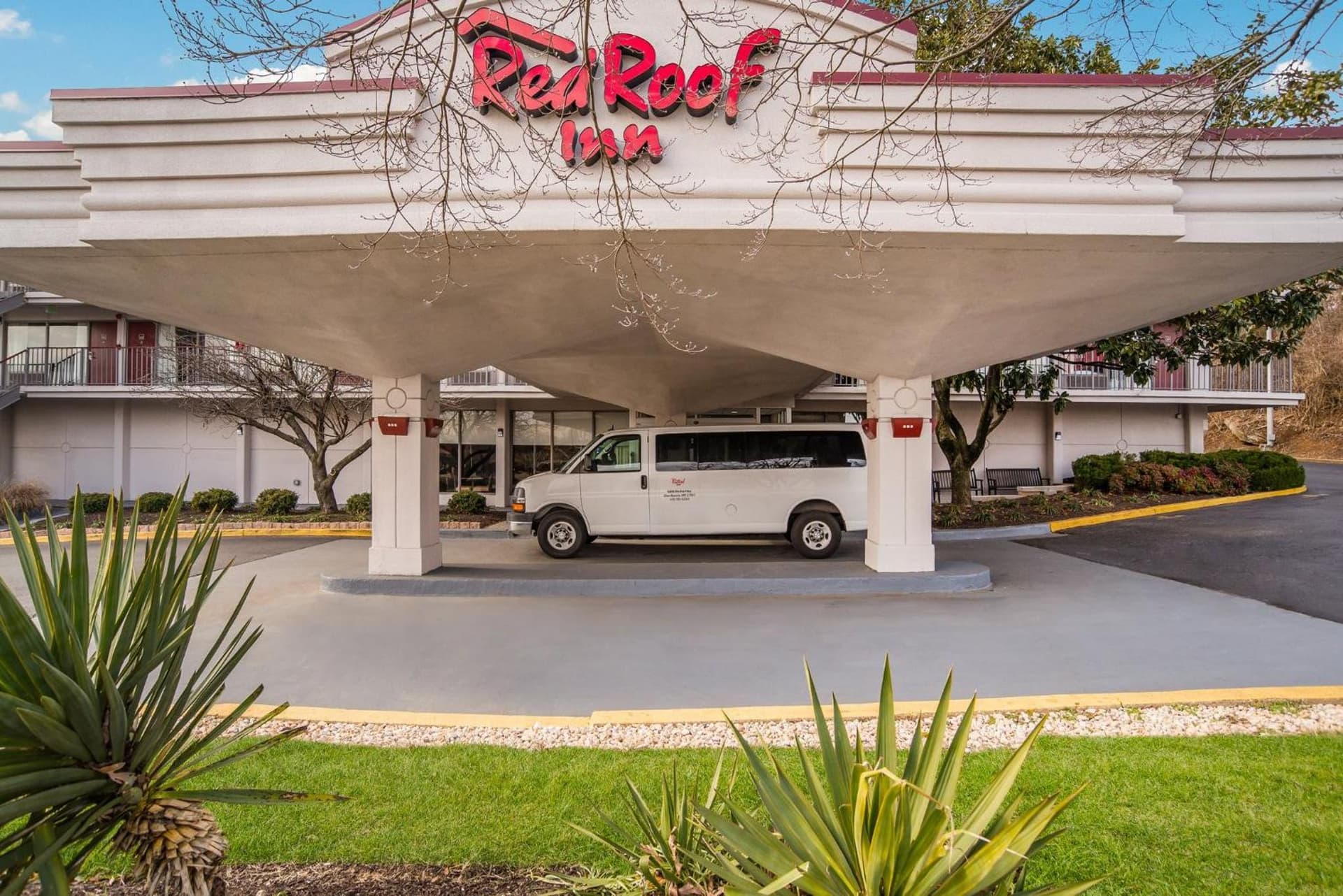 Red Roof Inn Baltimore South Glen Burnie interior in Glen Burnie, MD — gallery photo 2