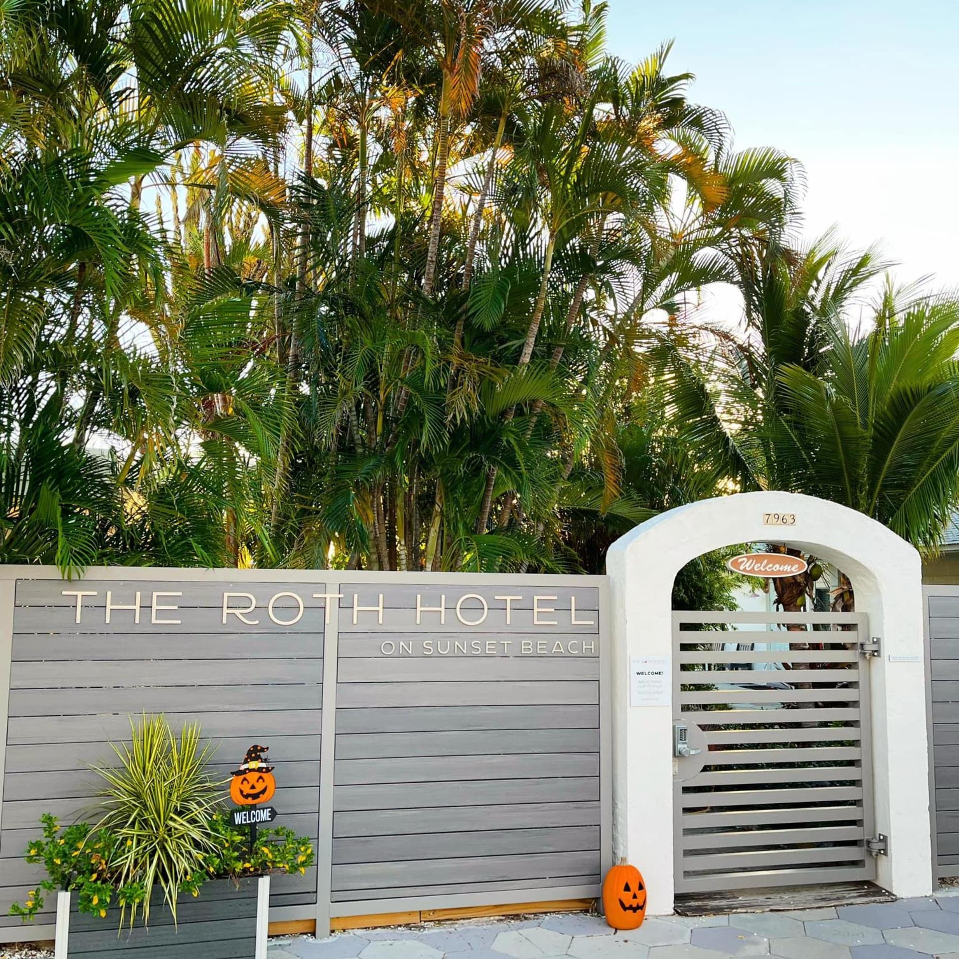 The Roth Hotel, Treasure Island, Florida property views in St Pete Beach — gallery photo 3