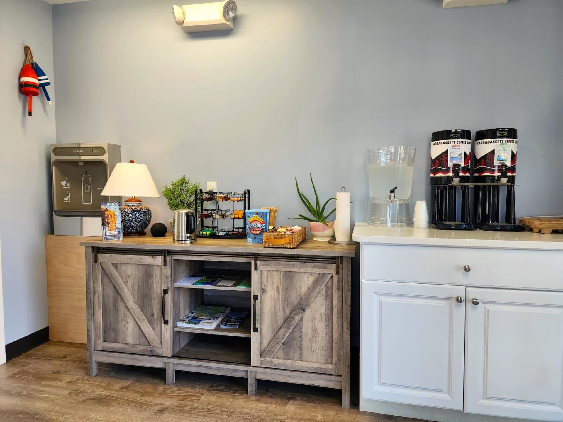 Main Street Motel interior in Bar Harbor — gallery photo 2
