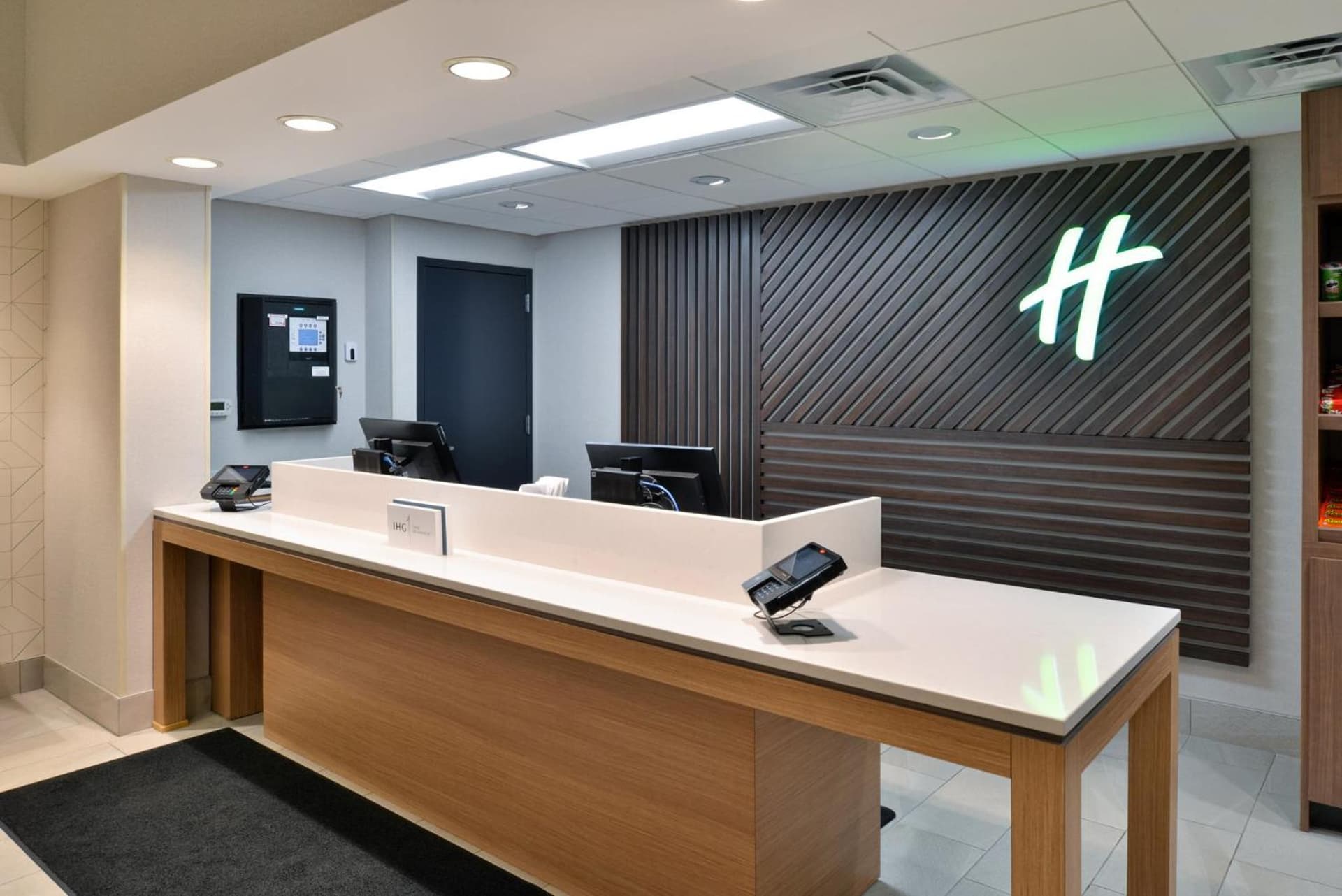 Holiday Inn Hotel & Suites Overland Park-Convention Center by IHG gallery photo in Overland Park, KS — image 46