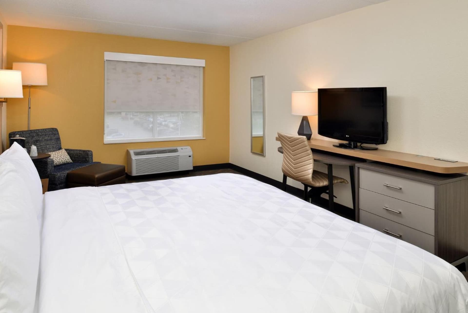 Holiday Inn Hotel & Suites Overland Park-Convention Center by IHG gallery photo in Overland Park, KS — image 38