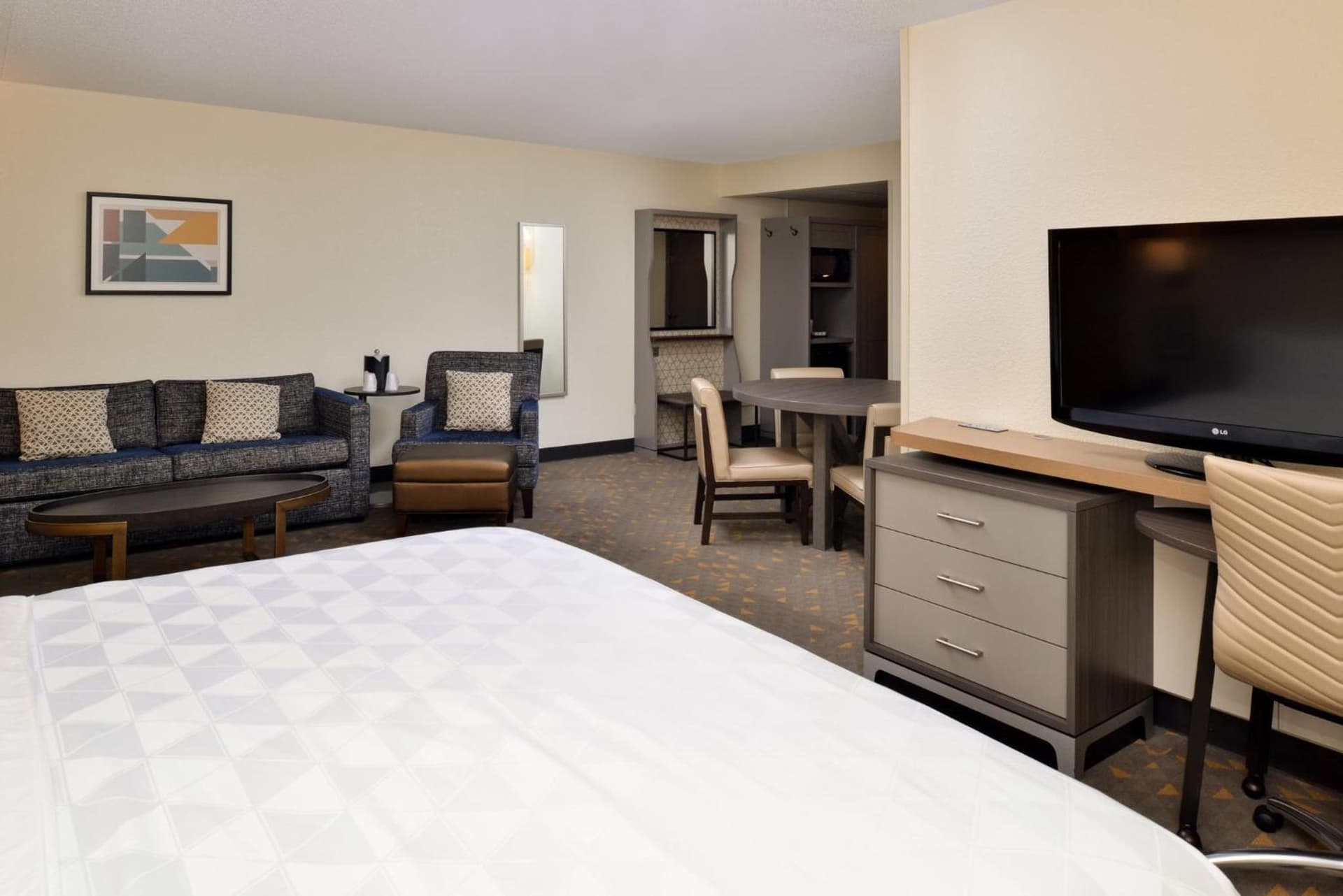 Holiday Inn Hotel & Suites Overland Park-Convention Center by IHG gallery photo in Overland Park, KS — image 42