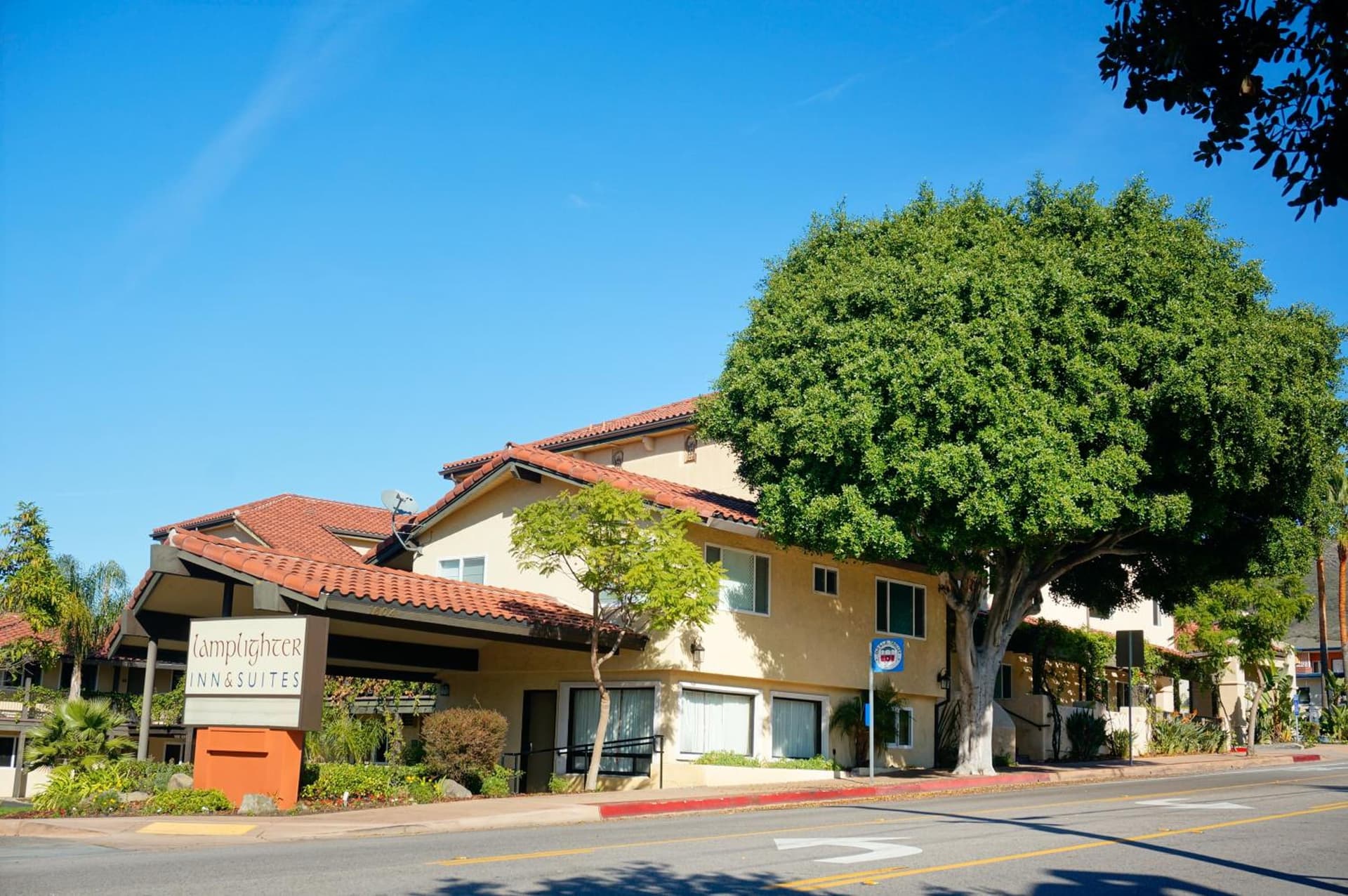 Lamplighter Inn & Suites featured exterior or lobby in San Luis Obispo, CA — similar hotel