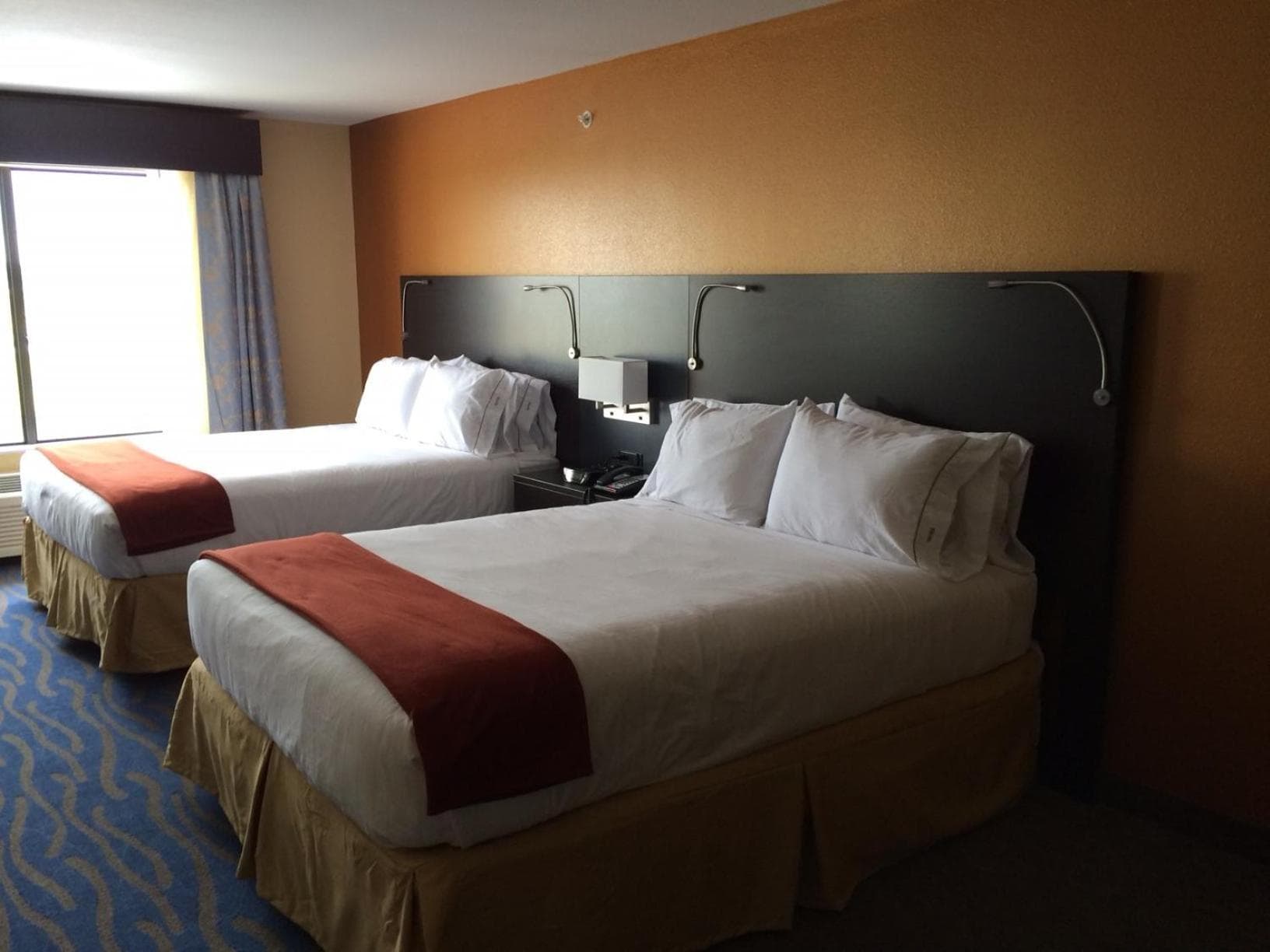 Holiday Inn Express & Suites St Louis Airport by IHG interior in Woodson Terrace, MO — gallery photo 2
