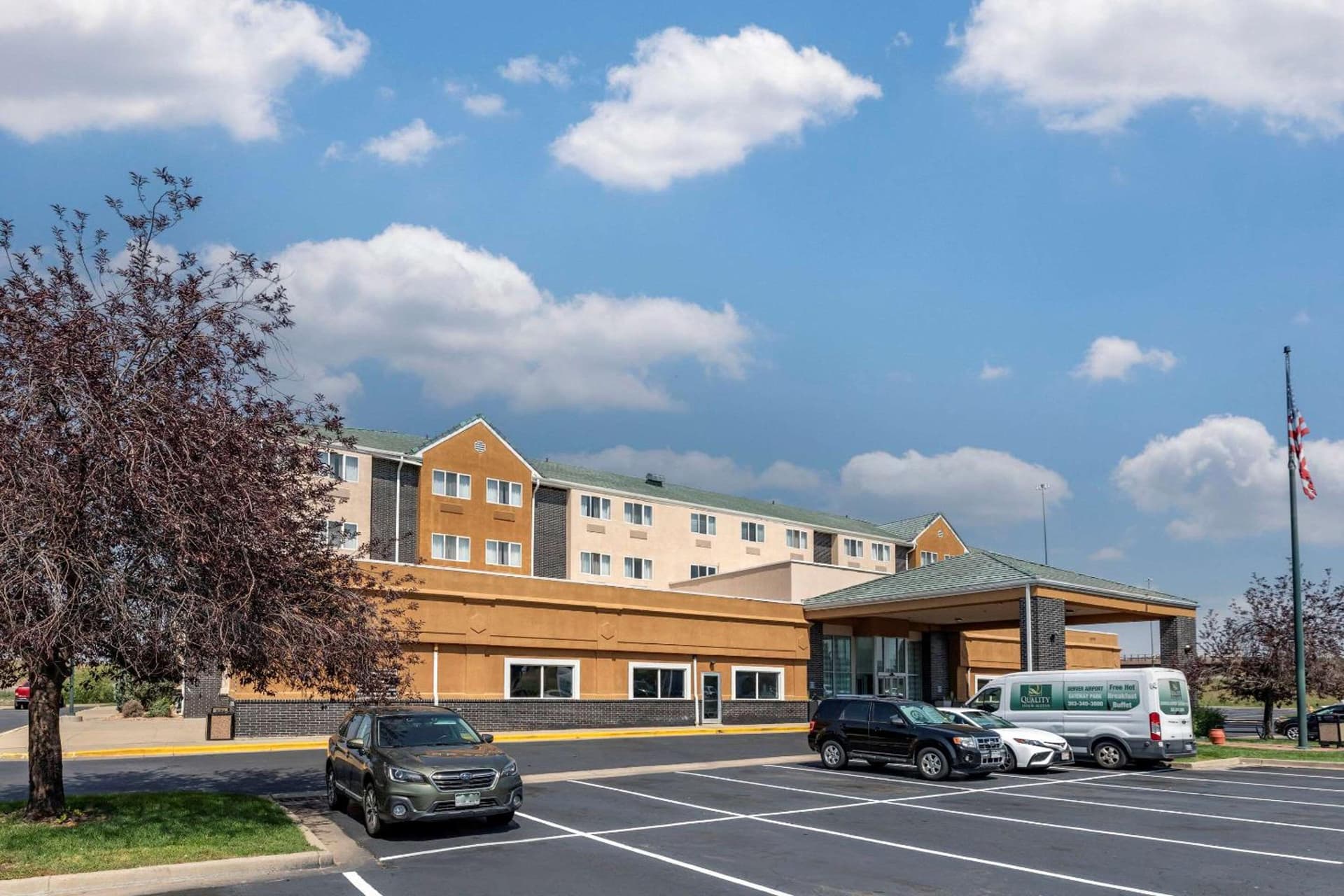 Quality Inn & Suites Denver Airport - Gateway Park featured exterior or lobby in Aurora, CO — similar hotel