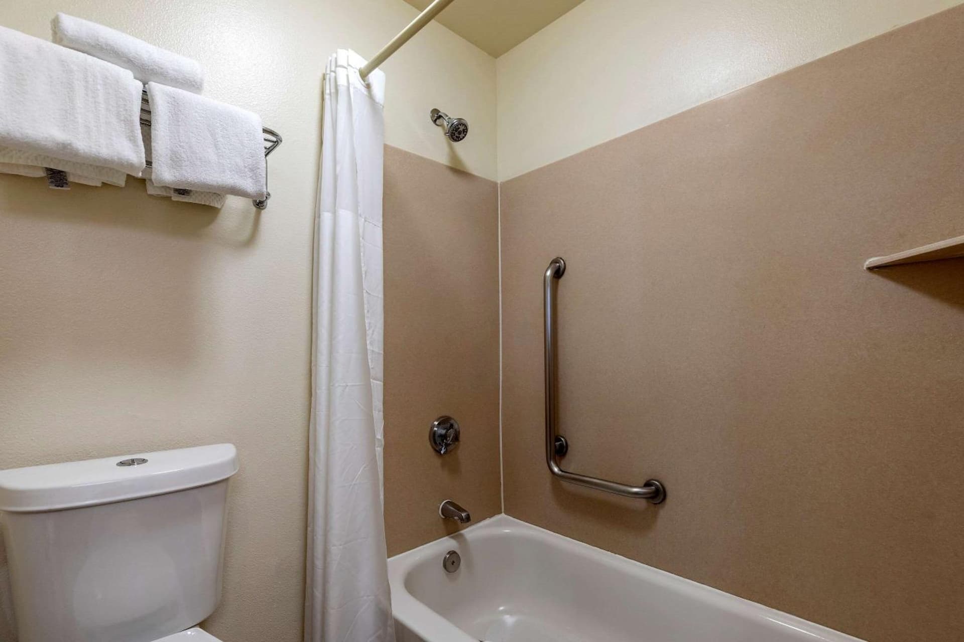 Quality Inn & Suites Denver Airport - Gateway Park gallery photo in Aurora, CO — image 13