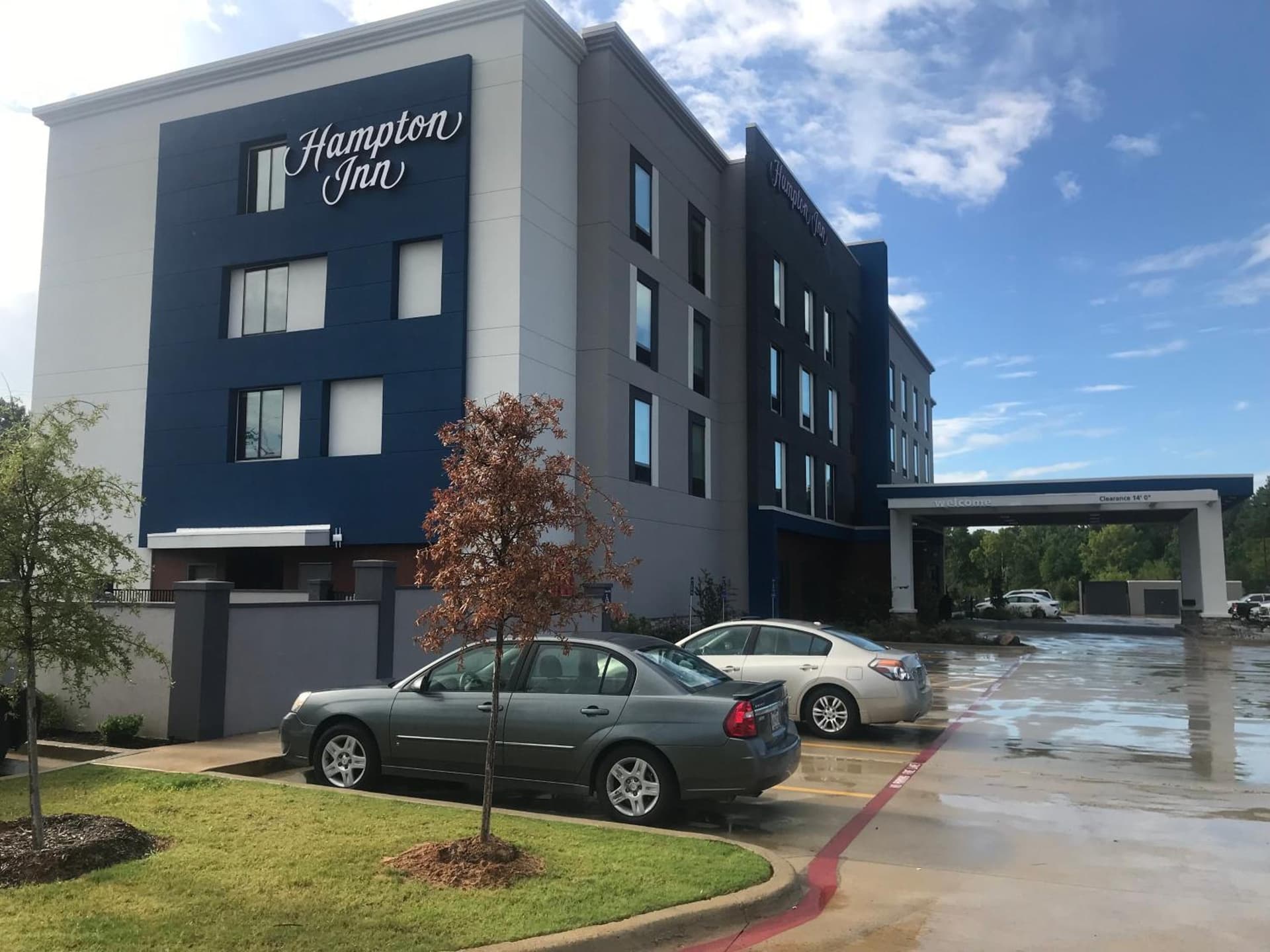 Hampton Inn Longview interior in Longview, TX — gallery photo 2