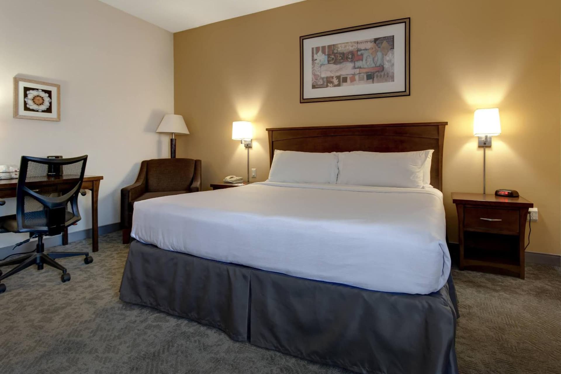 Howard Johnson by Wyndham Amherst Hadley interior in Amherst — gallery photo 2
