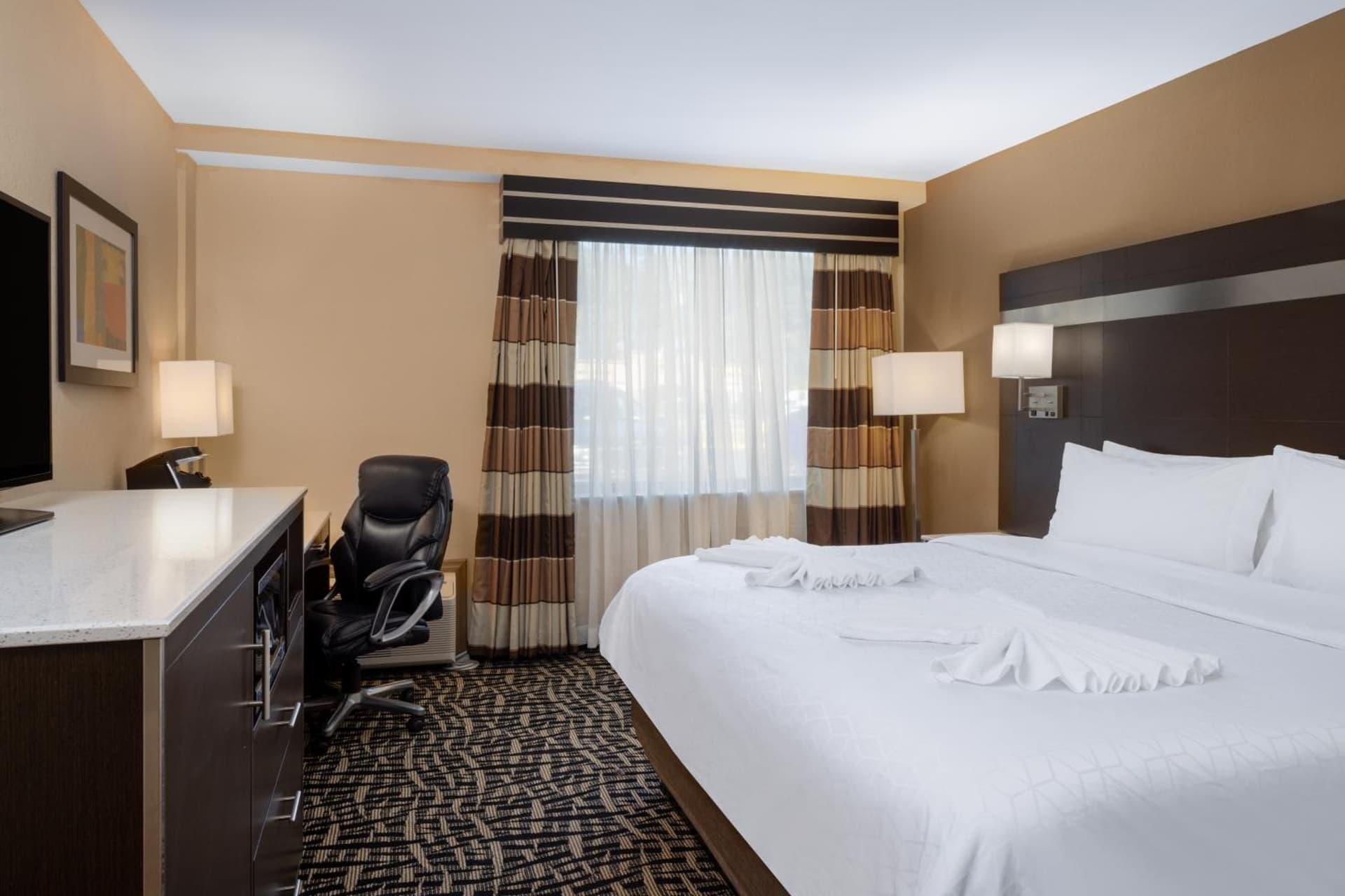 Holiday Inn Poughkeepsie by IHG gallery photo in Poughkeepsie, NY — image 4
