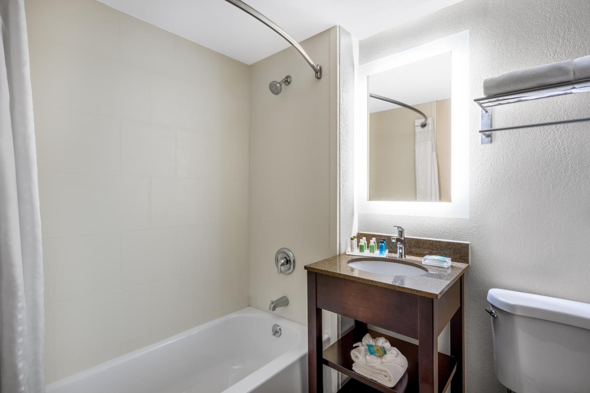 Holiday Inn Poughkeepsie by IHG gallery photo in Poughkeepsie, NY — image 54
