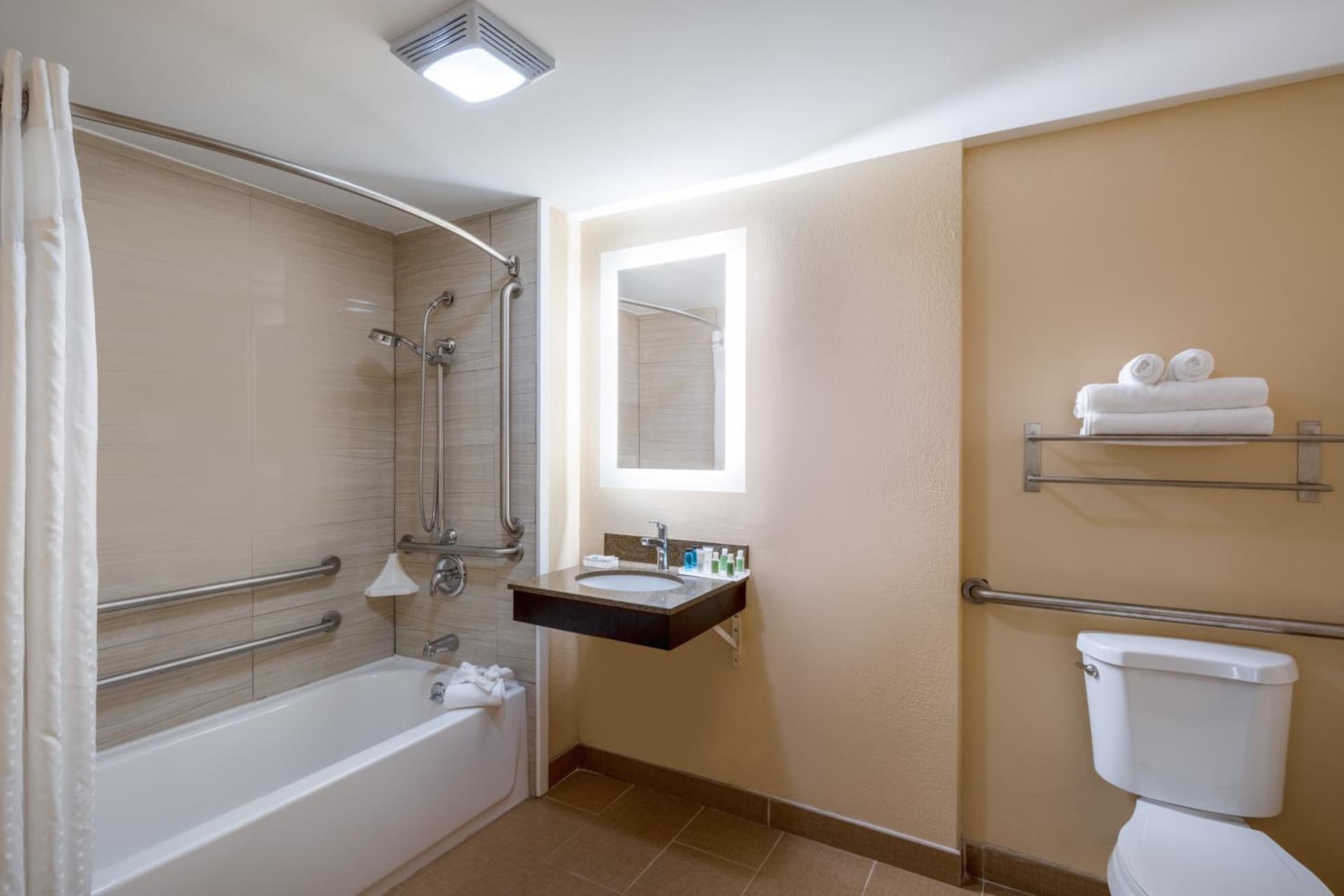 Holiday Inn Poughkeepsie by IHG gallery photo in Poughkeepsie, NY — image 65