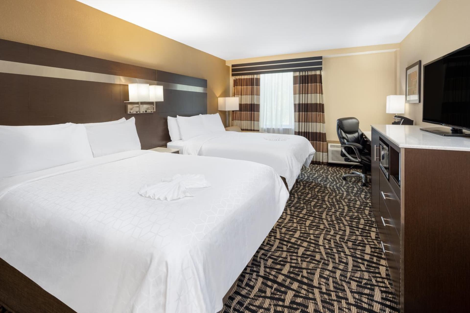 Holiday Inn Poughkeepsie by IHG gallery photo in Poughkeepsie, NY — image 11