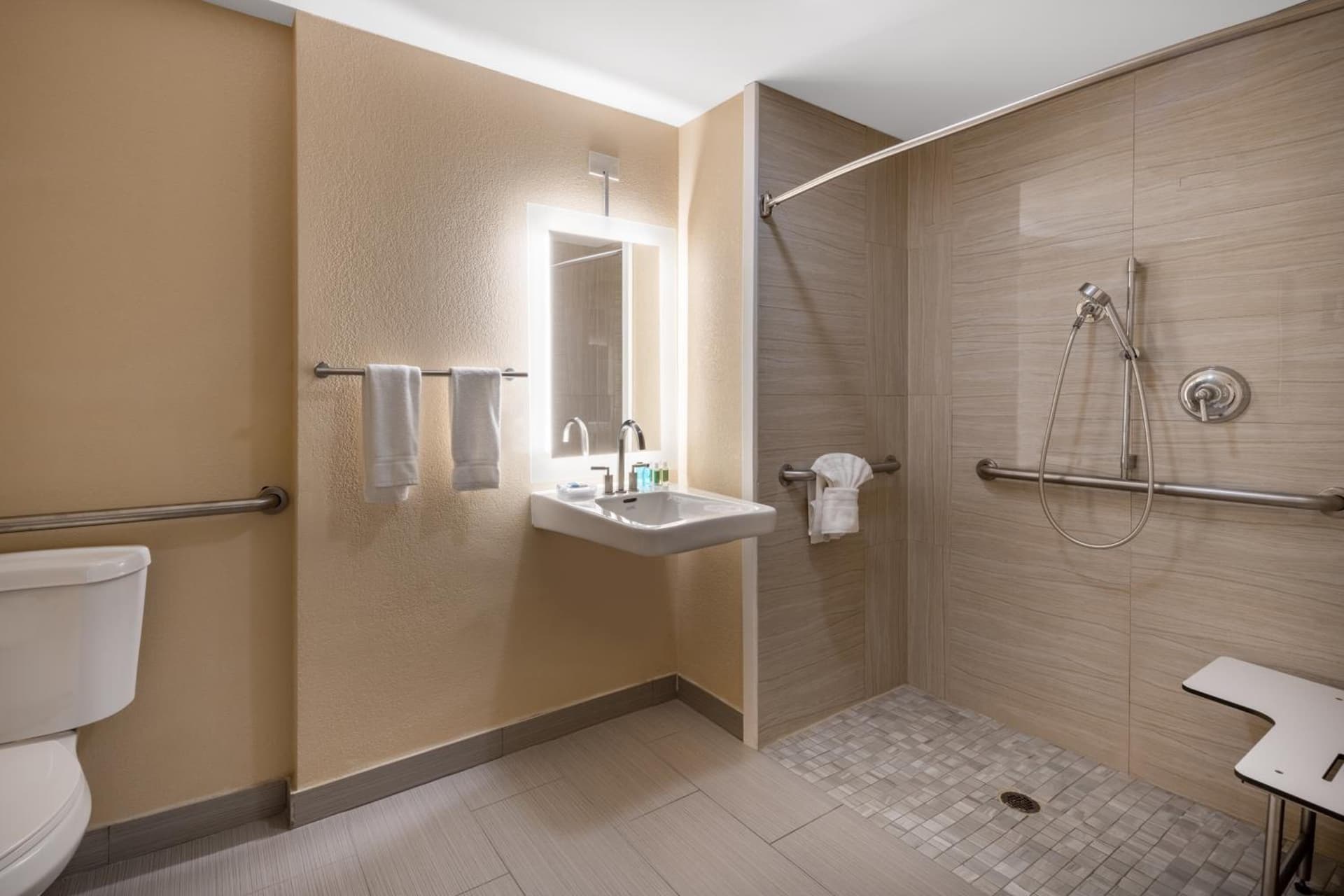 Holiday Inn Poughkeepsie by IHG gallery photo in Poughkeepsie, NY — image 5