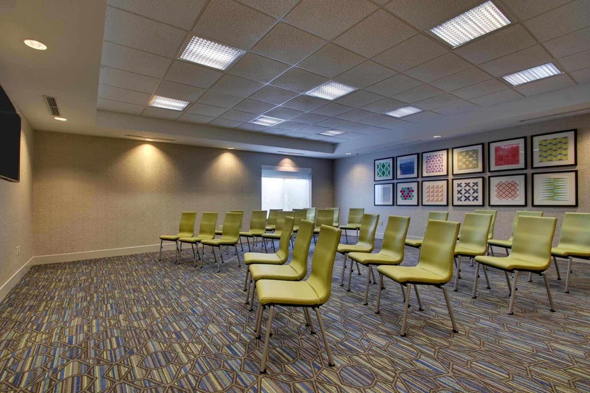 Holiday Inn Express Hotel & Suites Morris by IHG gallery photo in Morris, IL — image 25