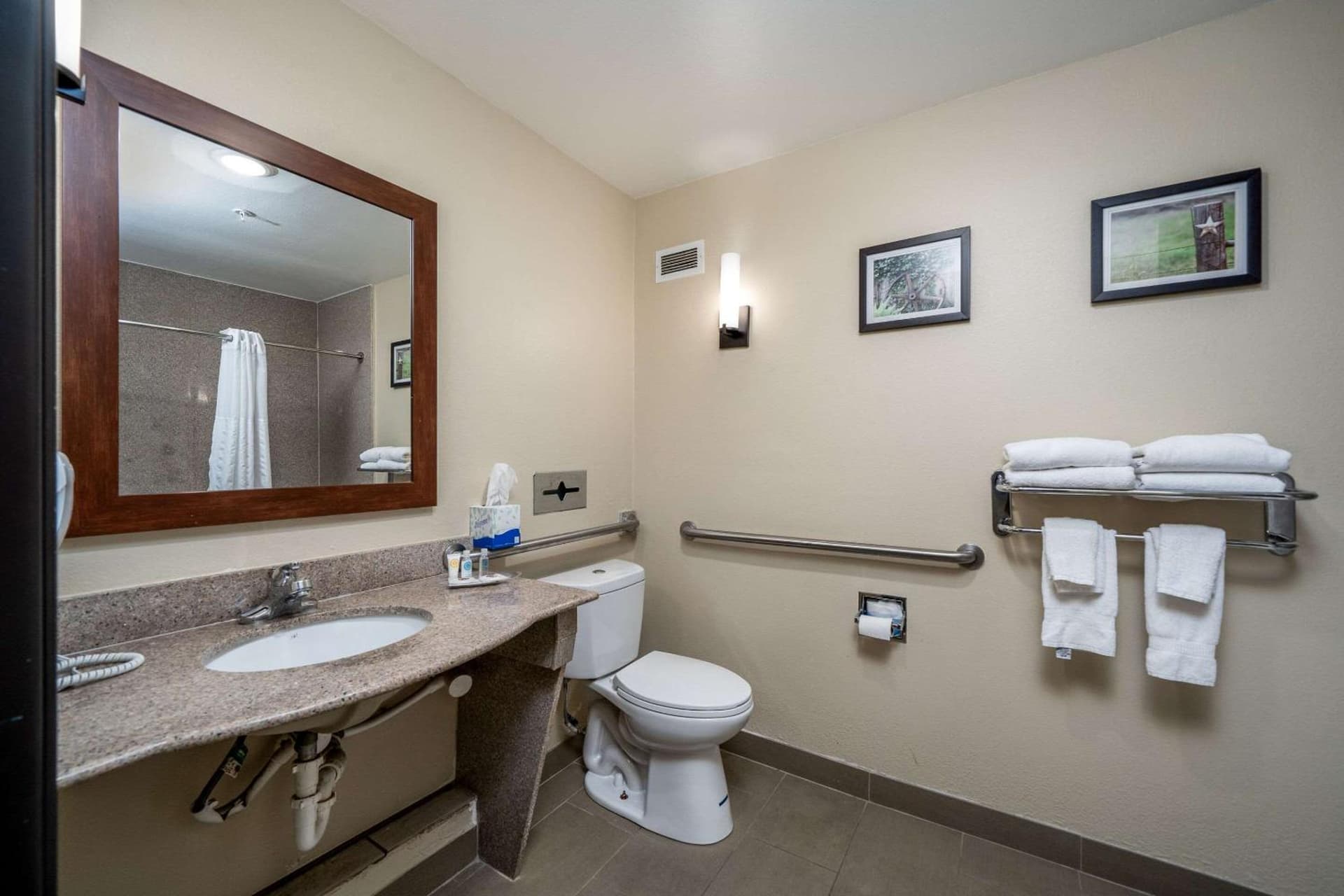 Comfort Suites University gallery photo in Abilene, TX — image 43
