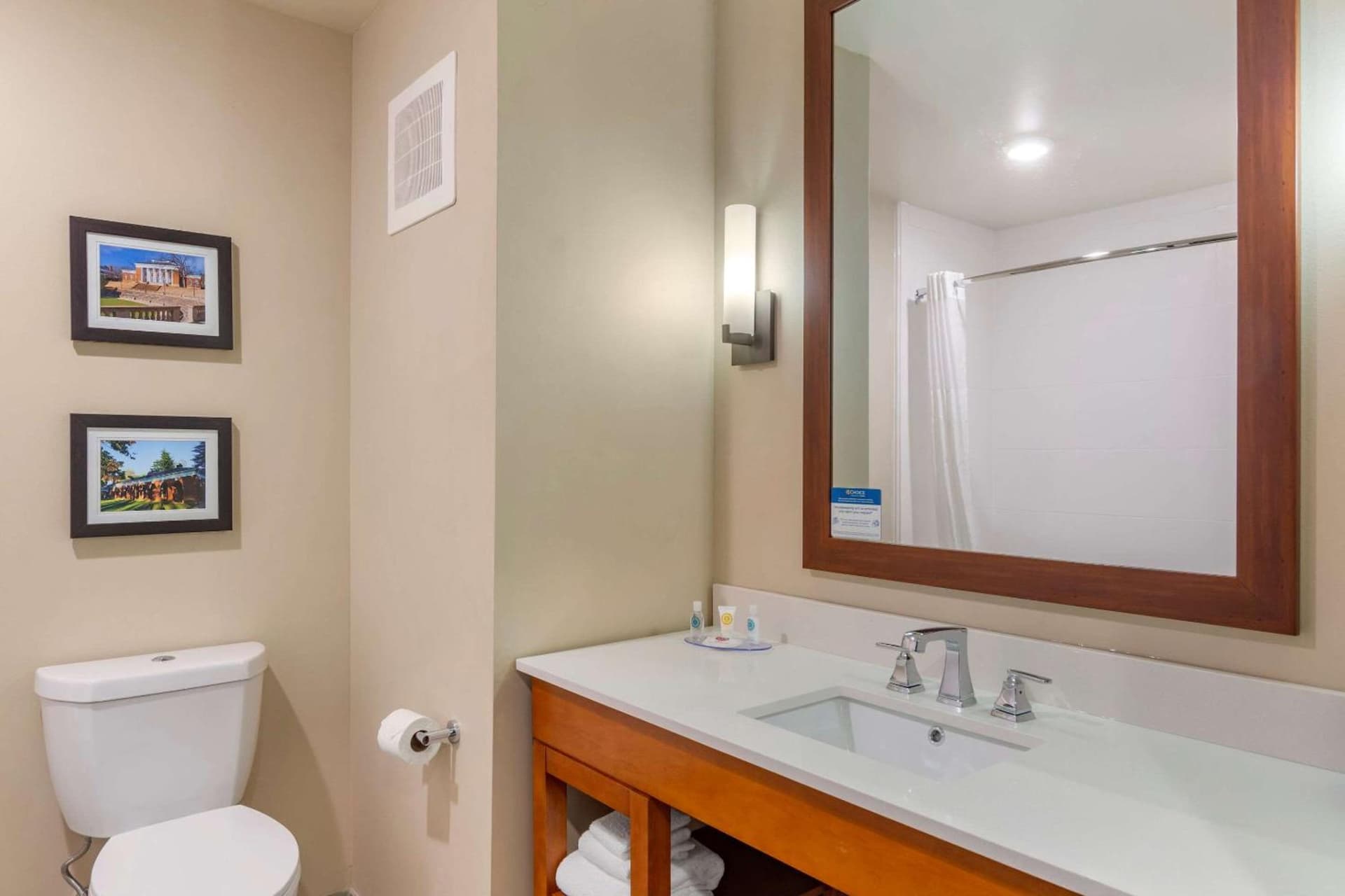 Comfort Inn & Suites Charlottesville Hollymead Town Center gallery photo in Charlottesville, VA — image 28