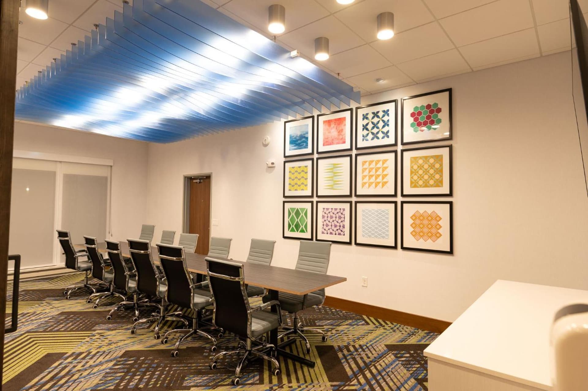 Holiday Inn Express & Suites Dayton East - Beavercreek by IHG gallery photo in Beavercreek, OH — image 6