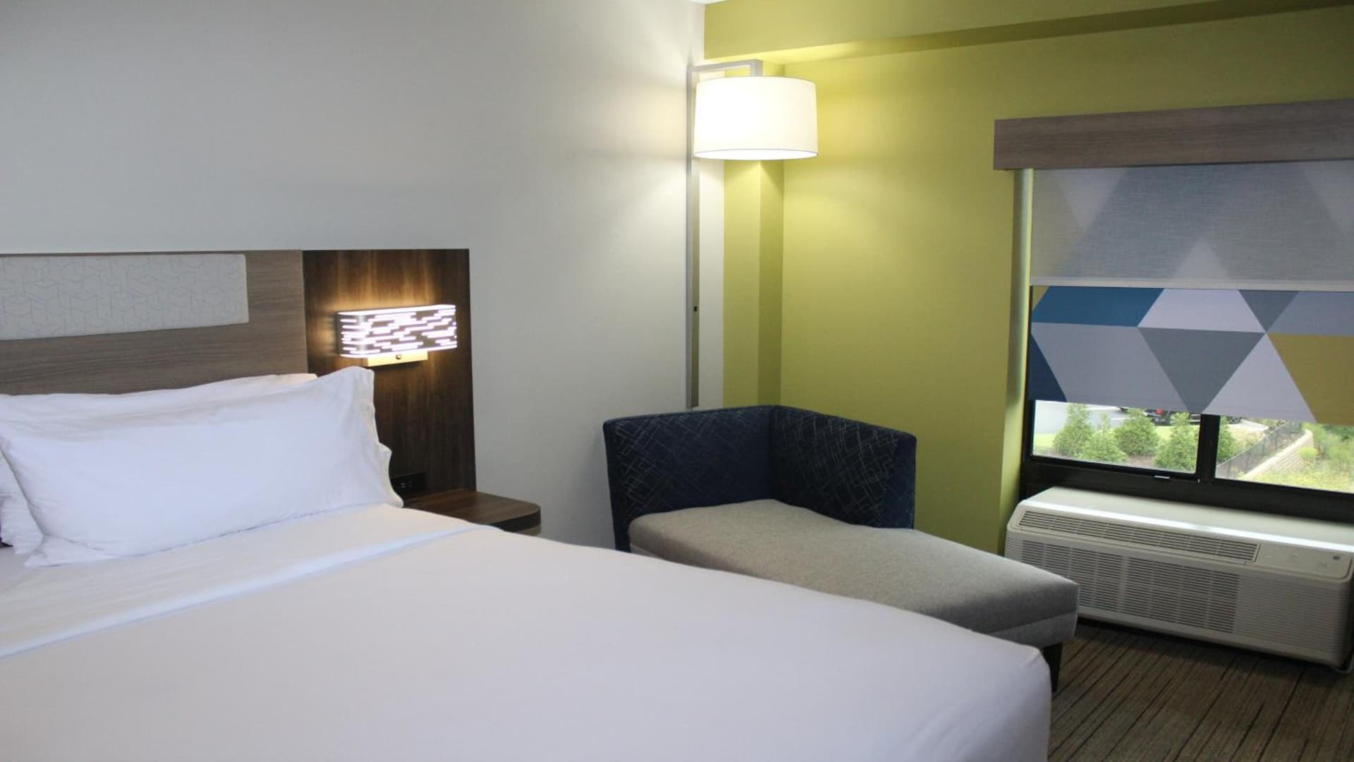 Holiday Inn Express Hotel & Suites Hope Mills-Fayetteville Airport by IHG gallery photo in Hope Mills, NC — image 12